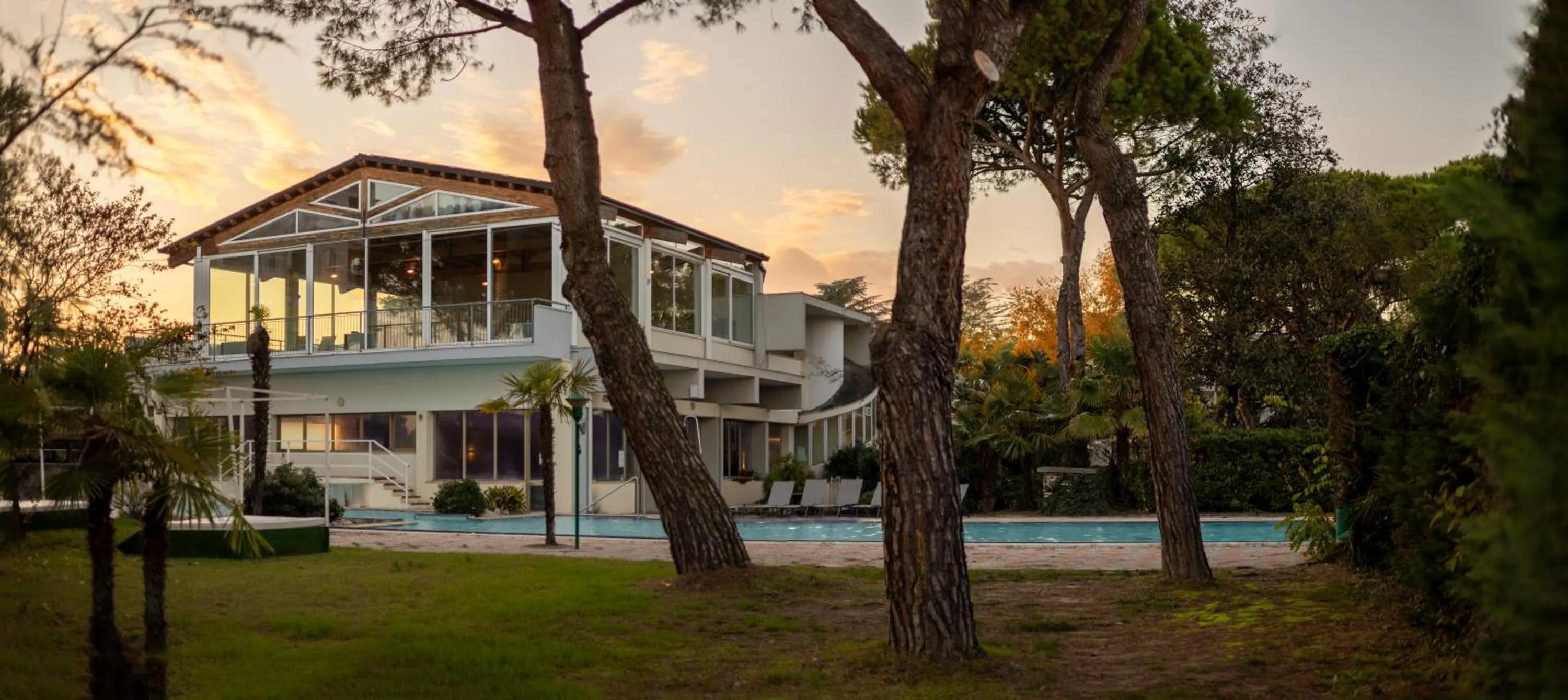 Pool view in Hotel Terme Milano