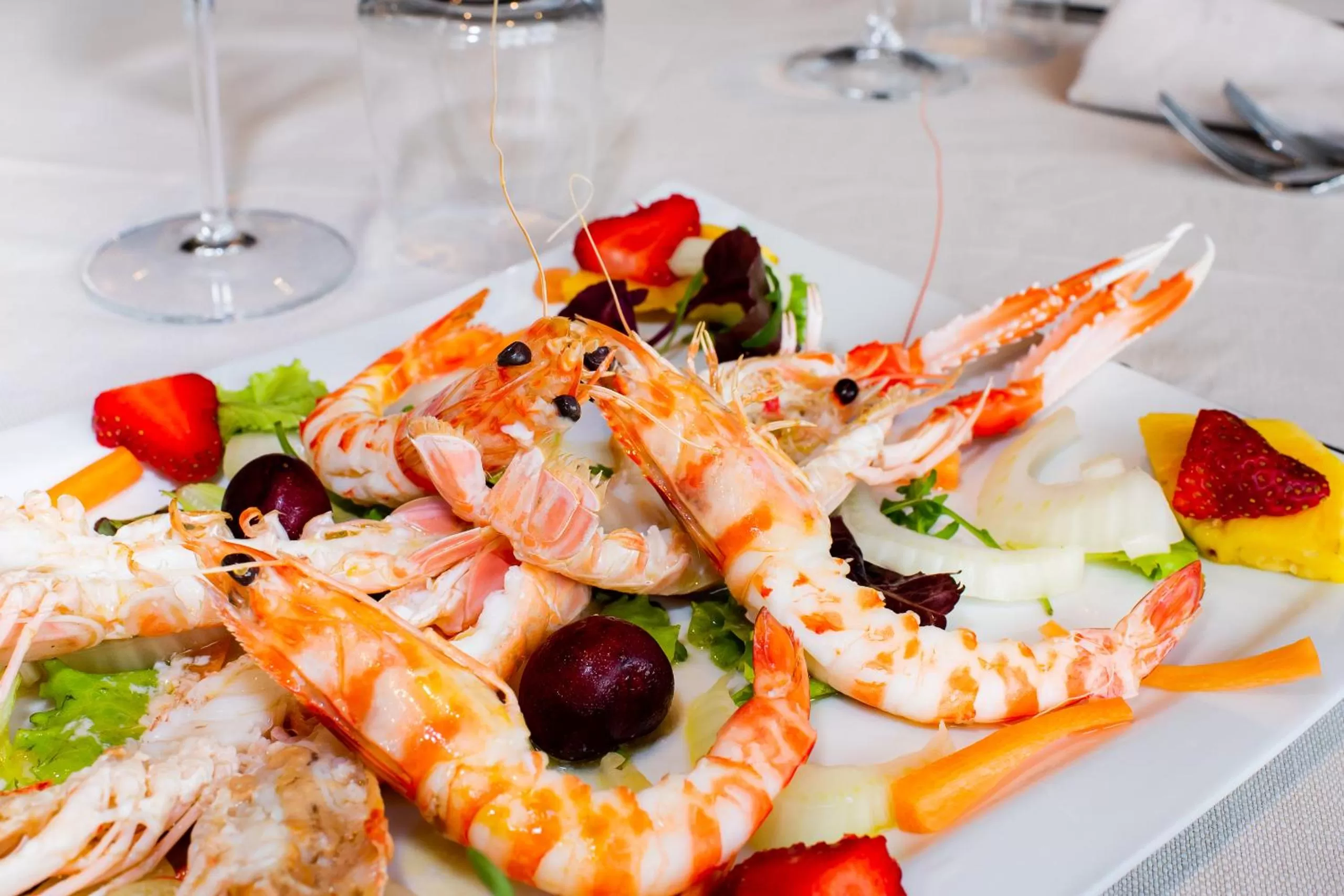 Restaurant/places to eat in M2 Hotel