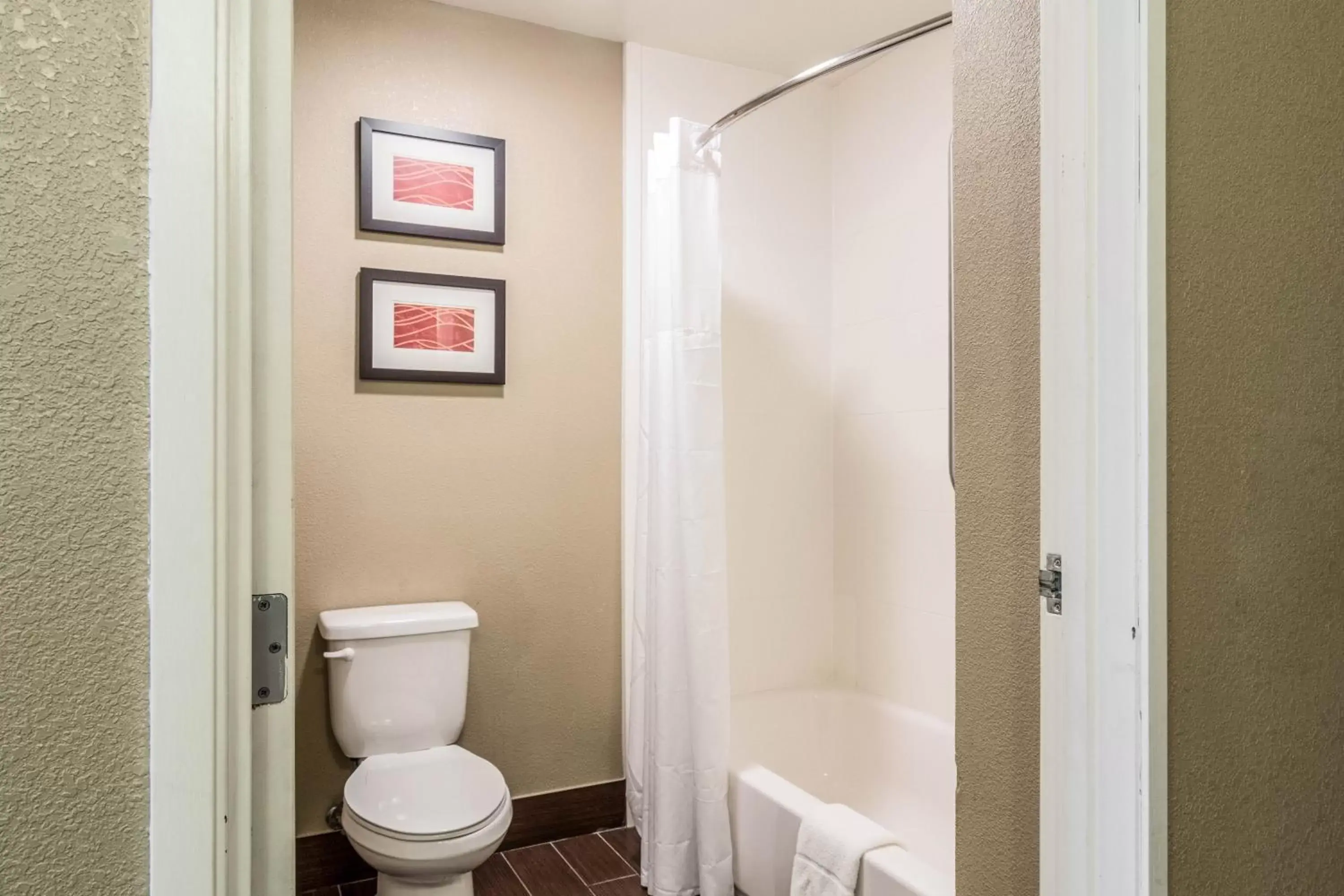 Bathroom in Quality Inn & Suites Salem near I-57