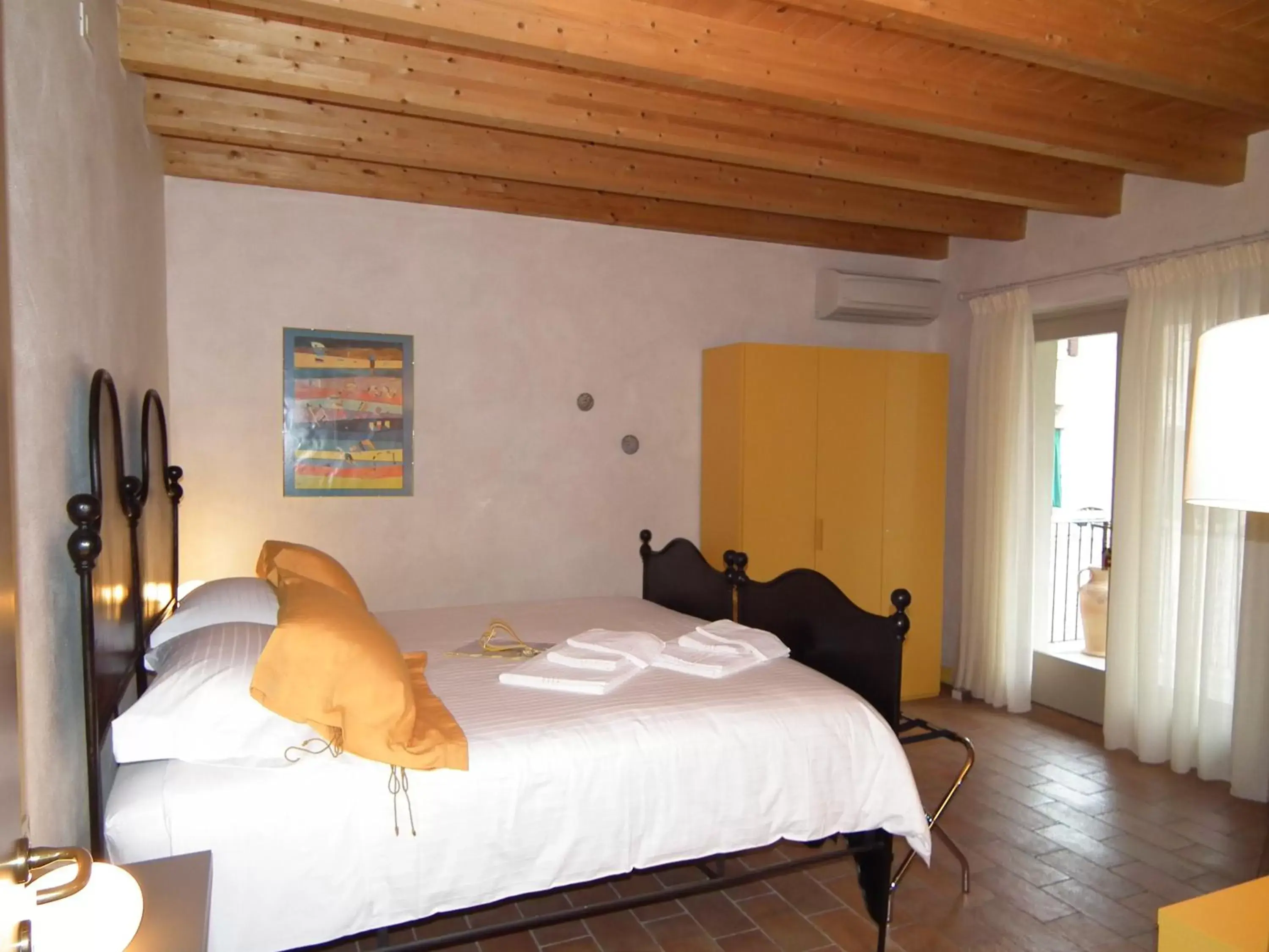 Bed in L'Isolo b&b e case vacanza