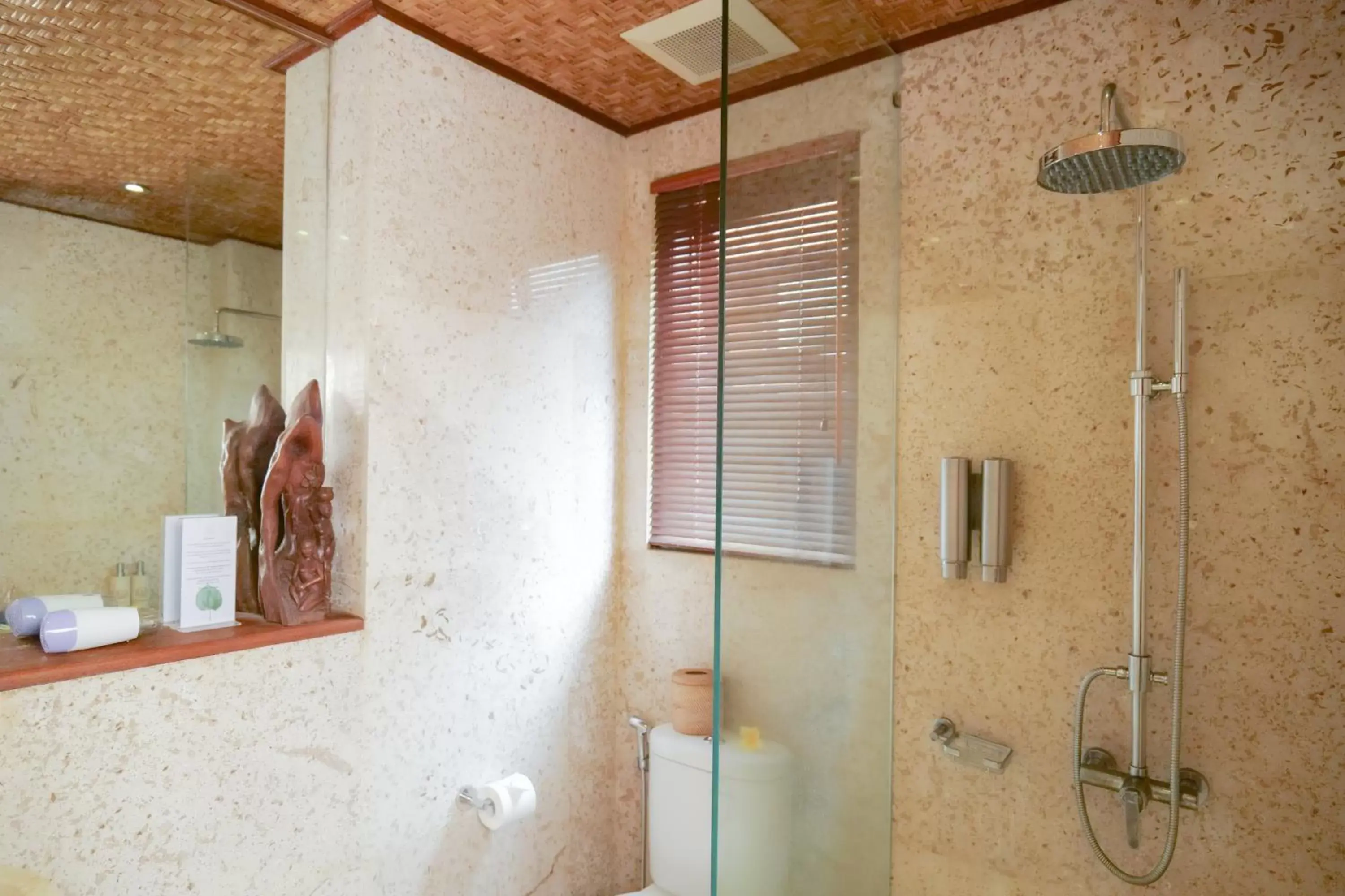 Shower, Bathroom in Gayatri