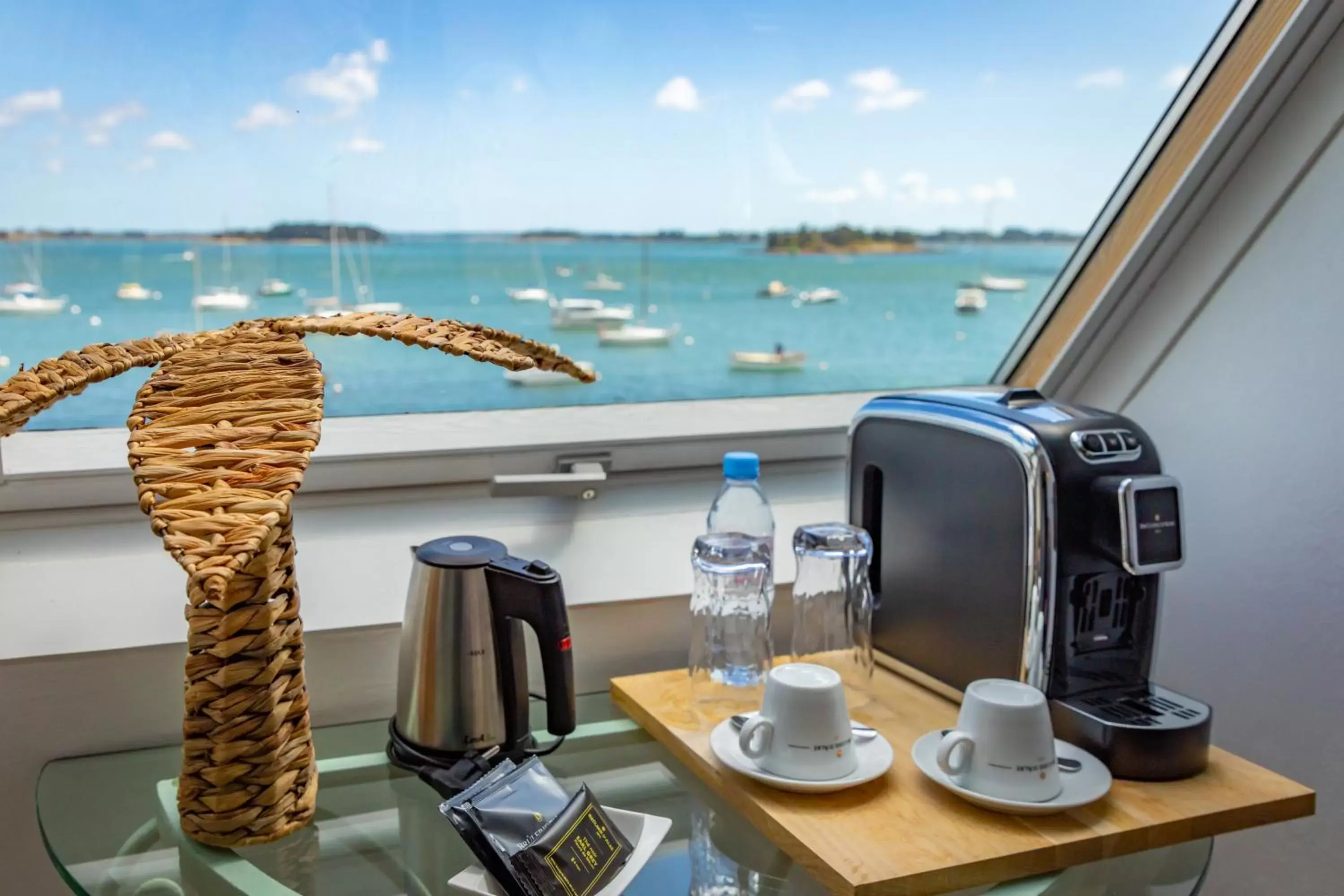 Coffee/tea facilities in Hotel Restaurant Les Venetes