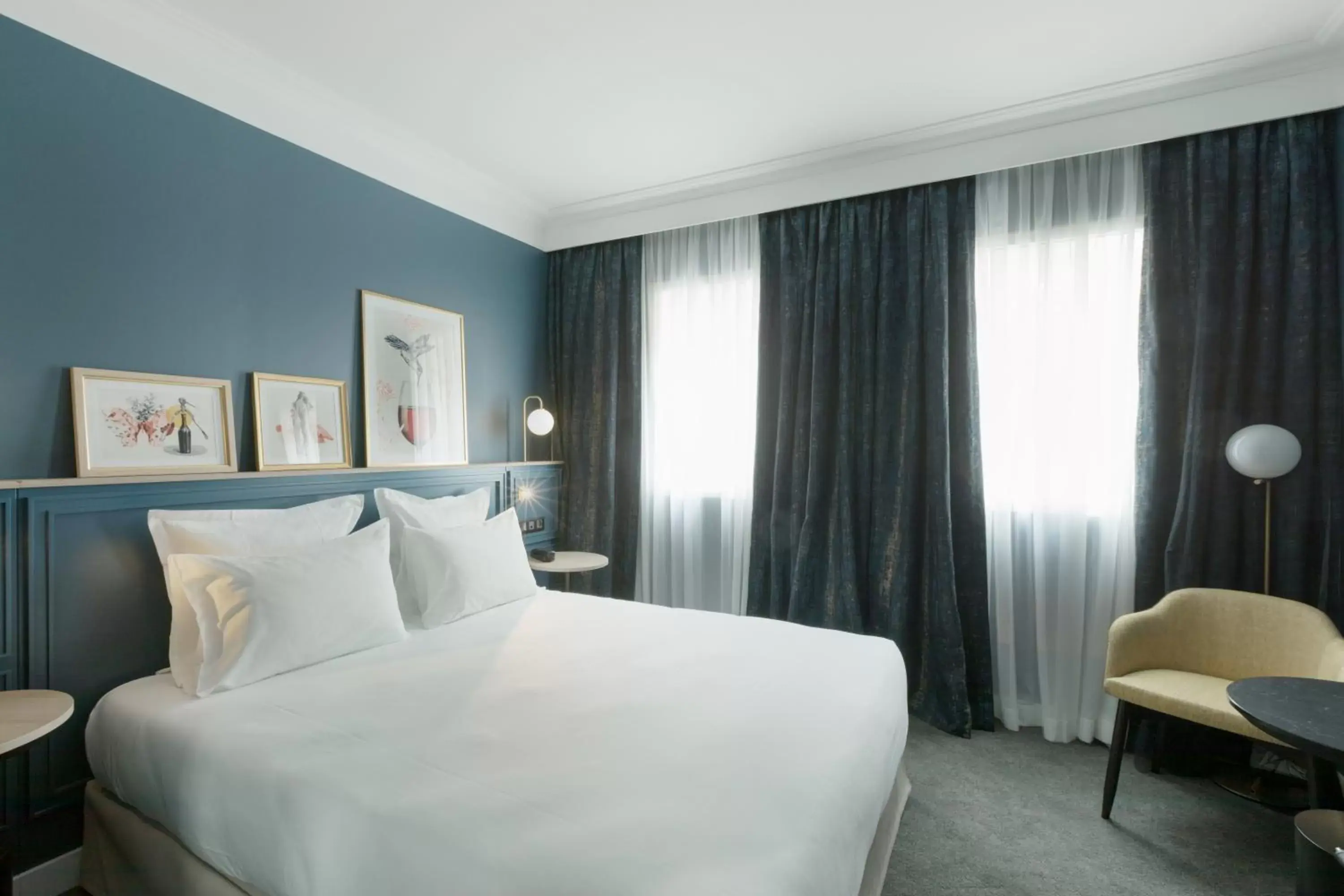 City view, Bed in XO Hotel Paris