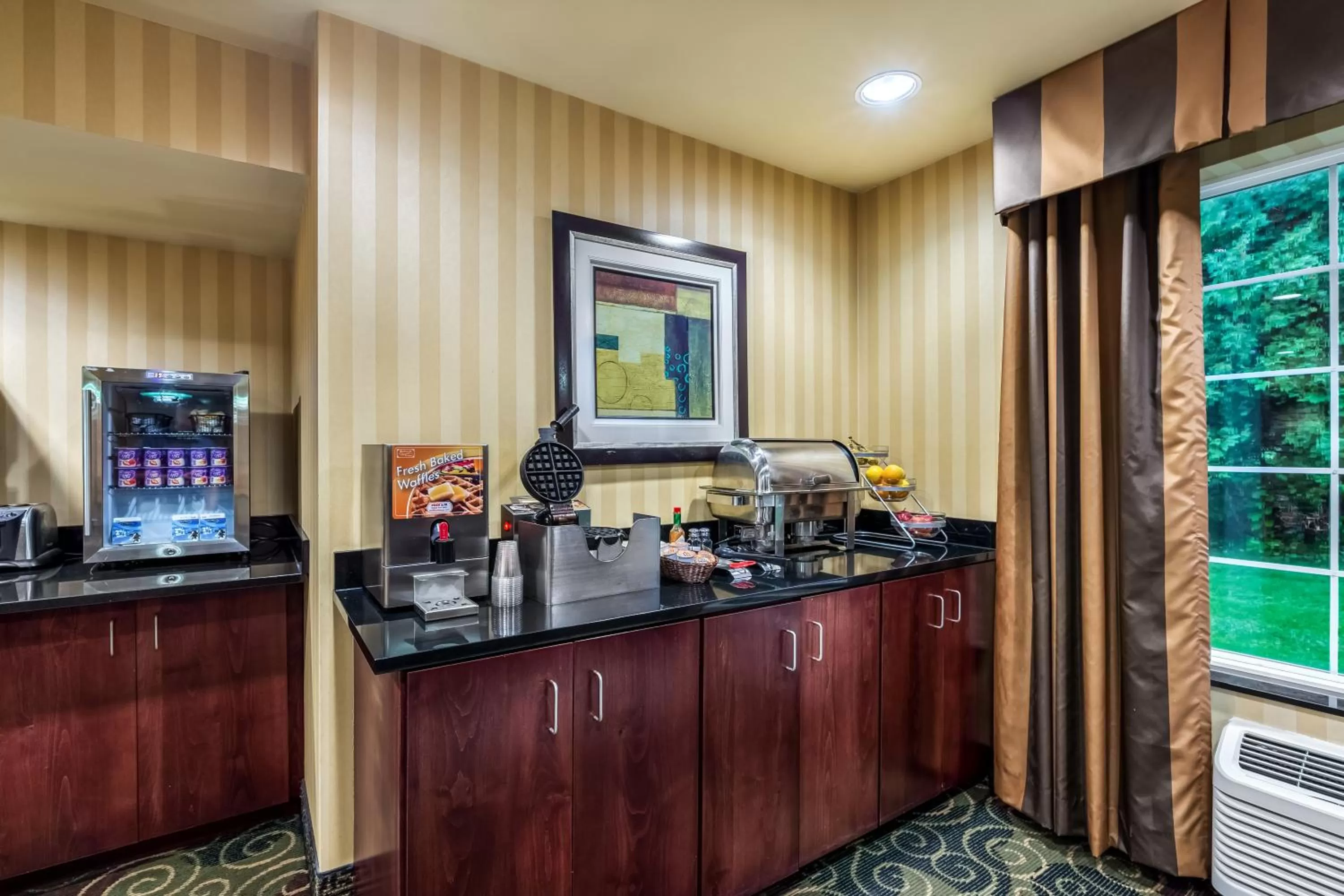 Food and drinks in Cobblestone Inn & Suites - Vinton, IA