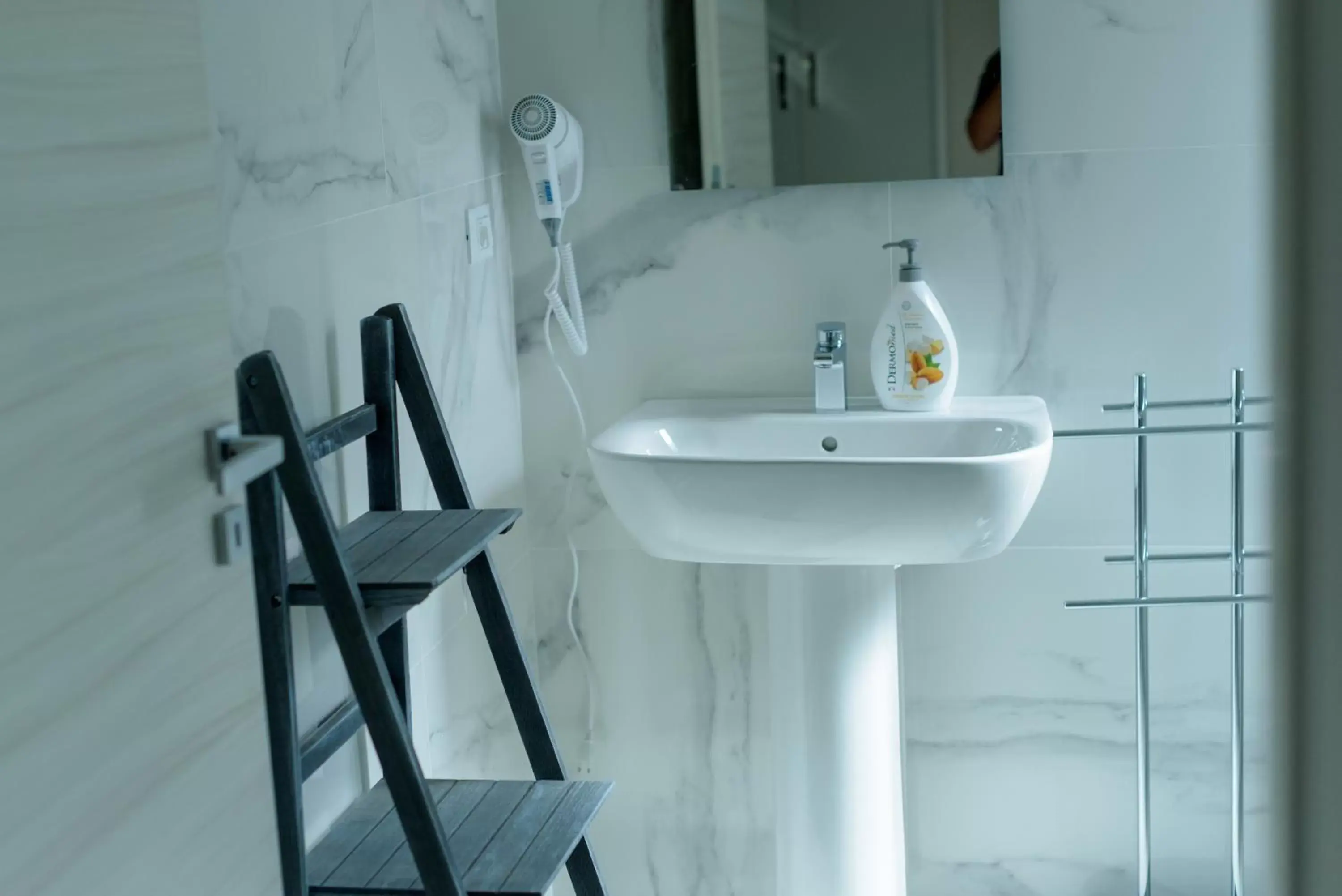 Bathroom in Corleone GUESTHOUSE