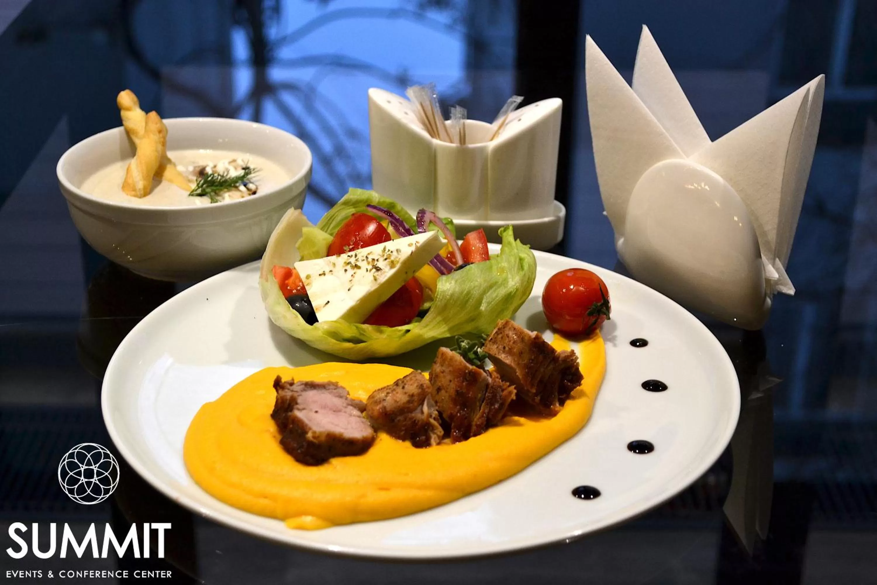 Lunch in Summit Villa