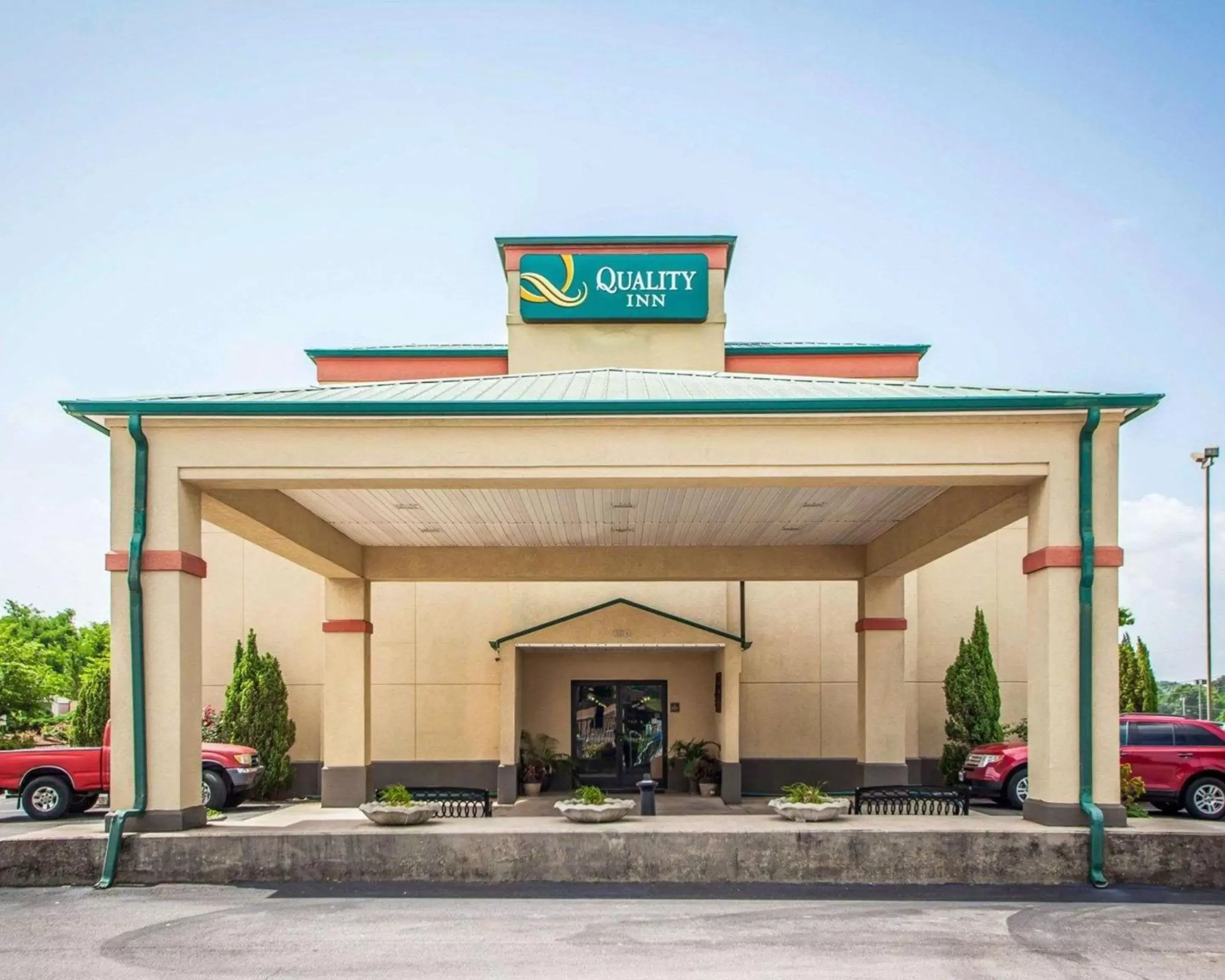 Property building in Quality Inn Florence Muscle Shoals