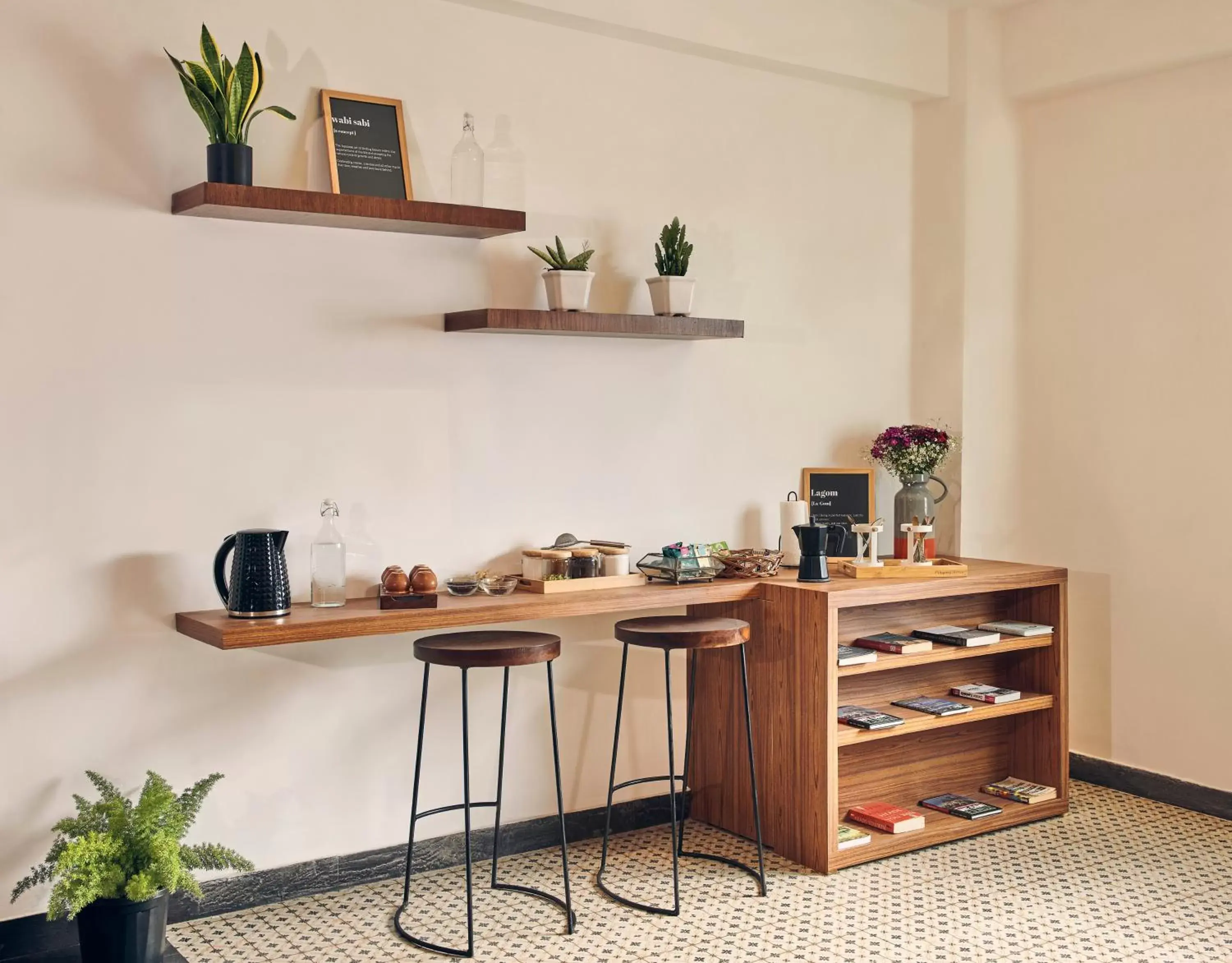 Food and drinks in Minimalist Poshtel & Suites Food and drinks in Minimalist Poshtel & Suites