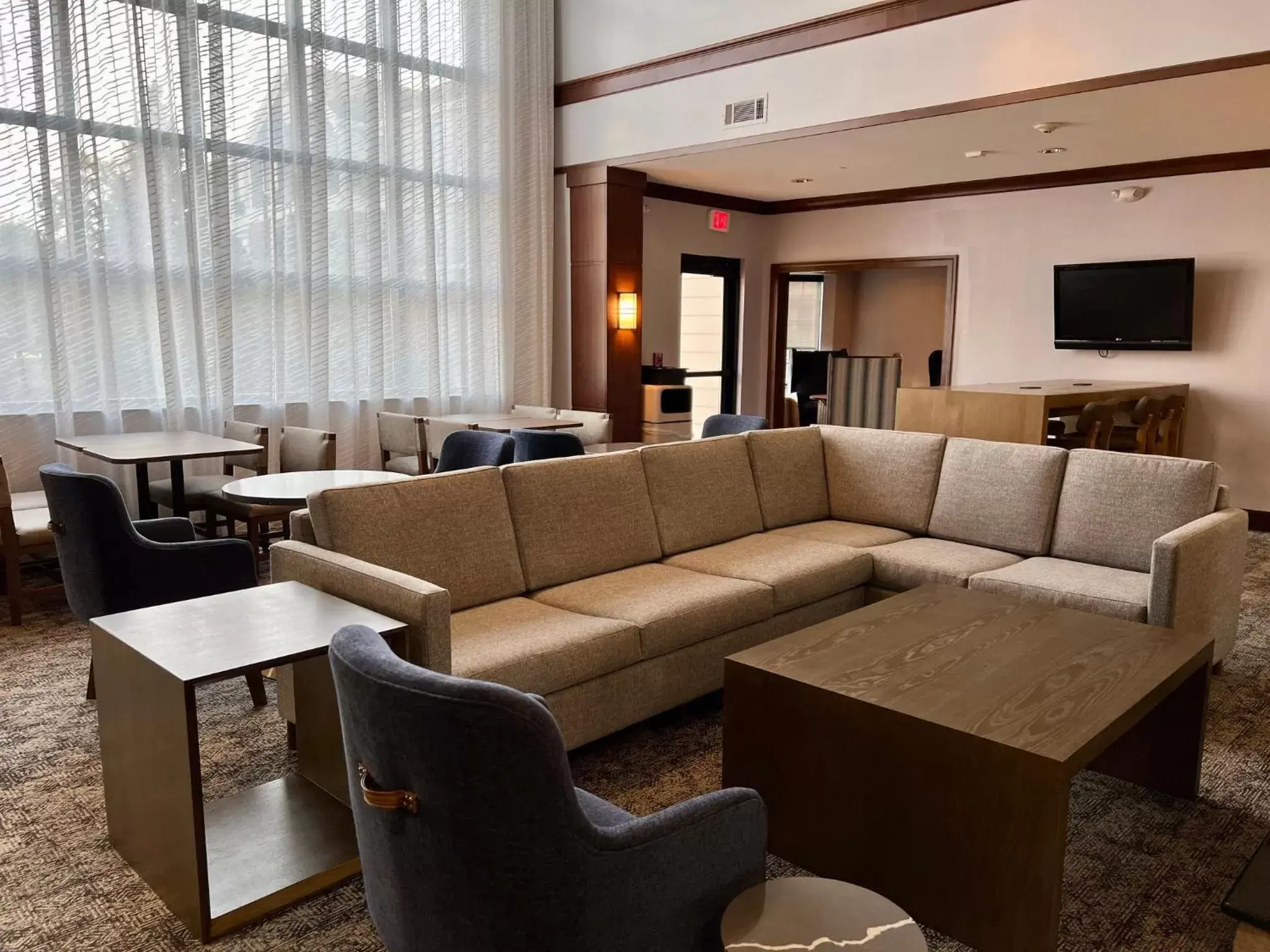 Property building in Staybridge Suites Milwaukee West-Oconomowoc, an IHG Hotel