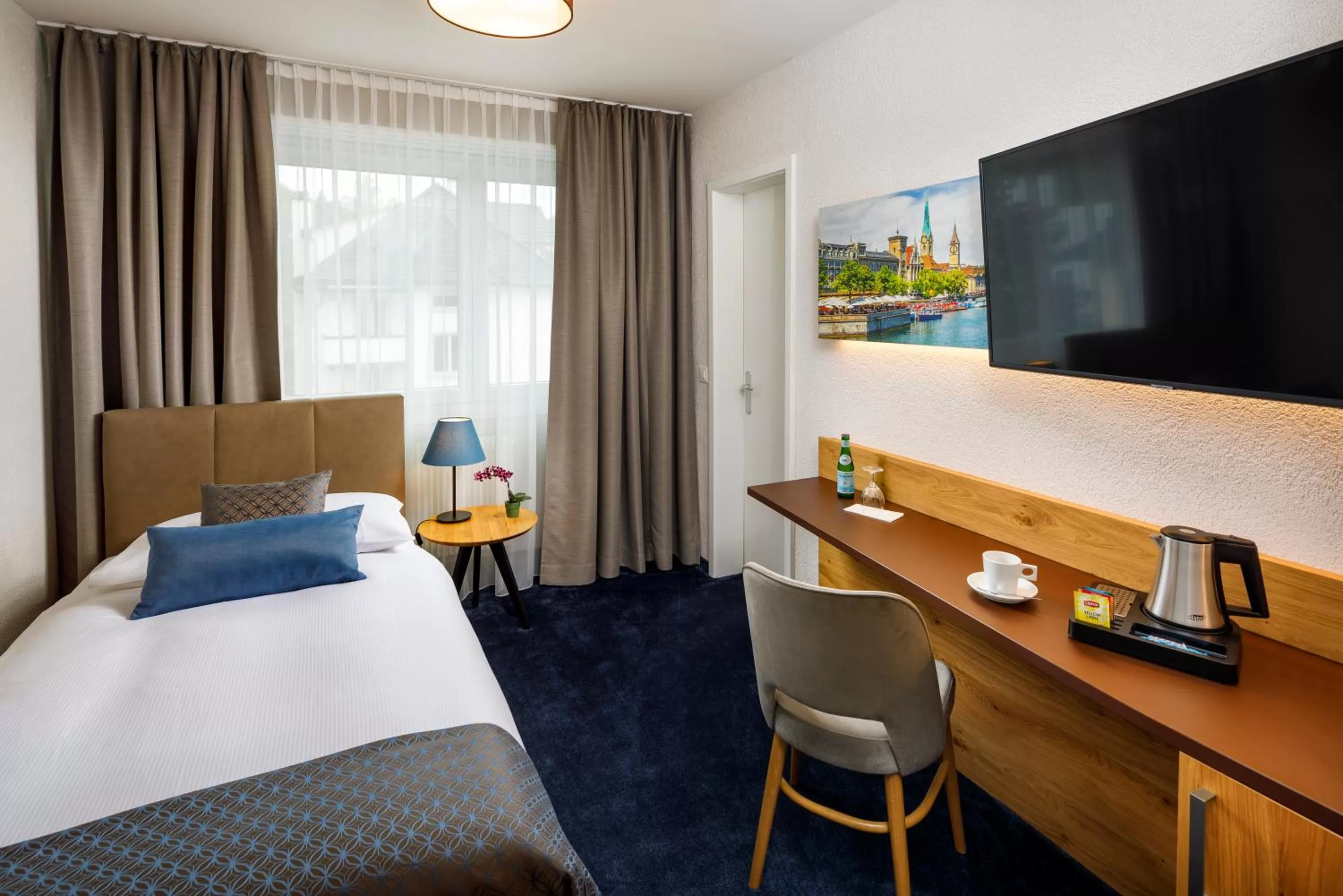 Photo of the whole room, Bed in Hotel Tivoli