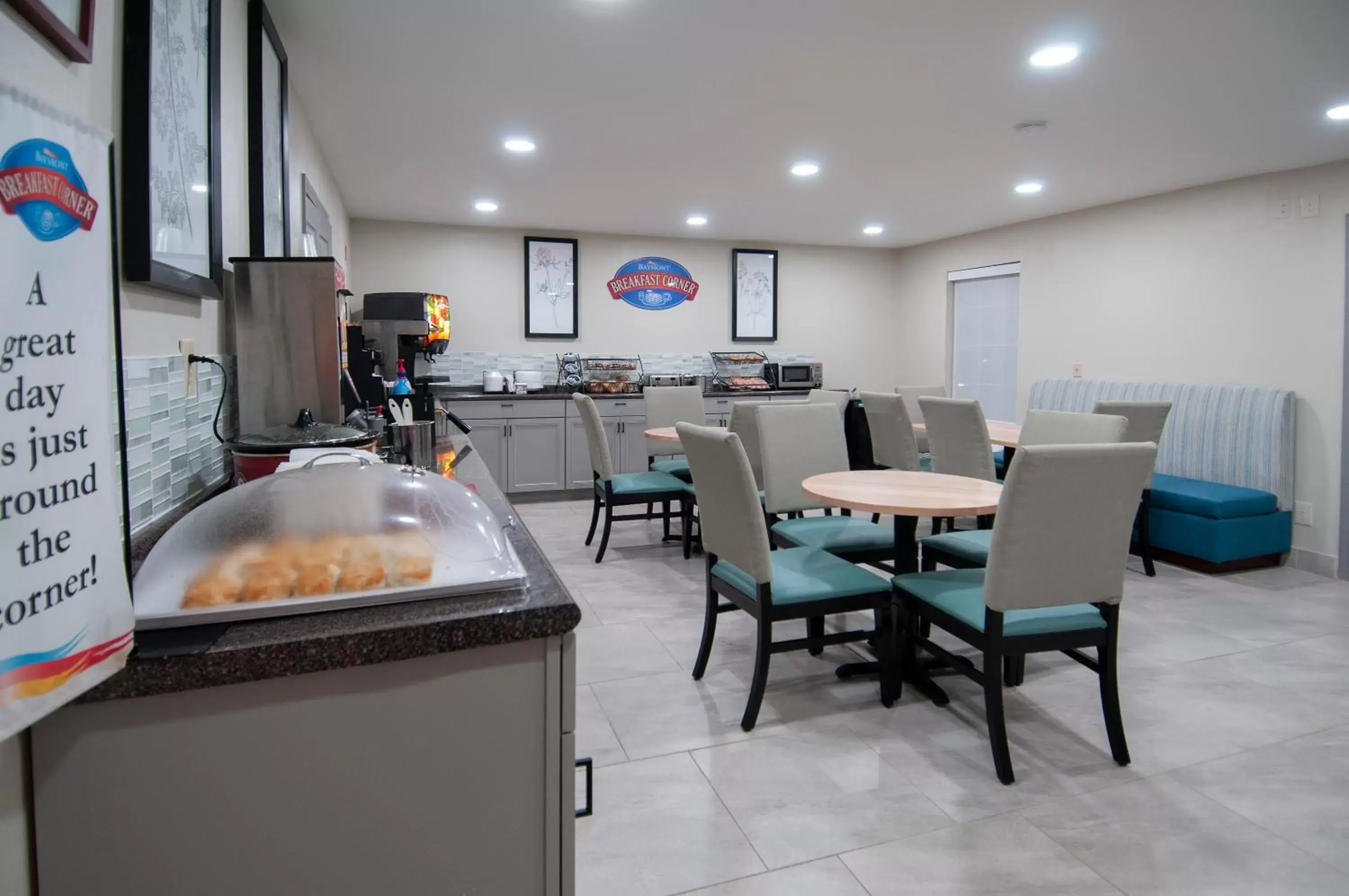 Food and drinks in Baymont by Wyndham Tuscaloosa Food and drinks in Baymont by Wyndham Tuscaloosa