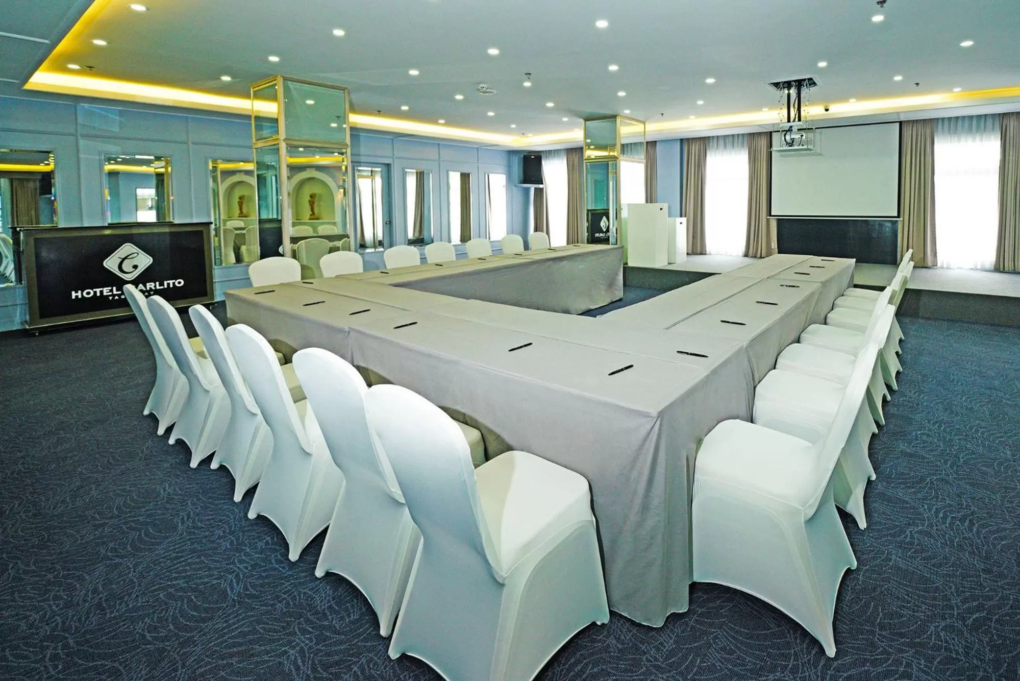Business facilities in Hotel Carlito Tagaytay