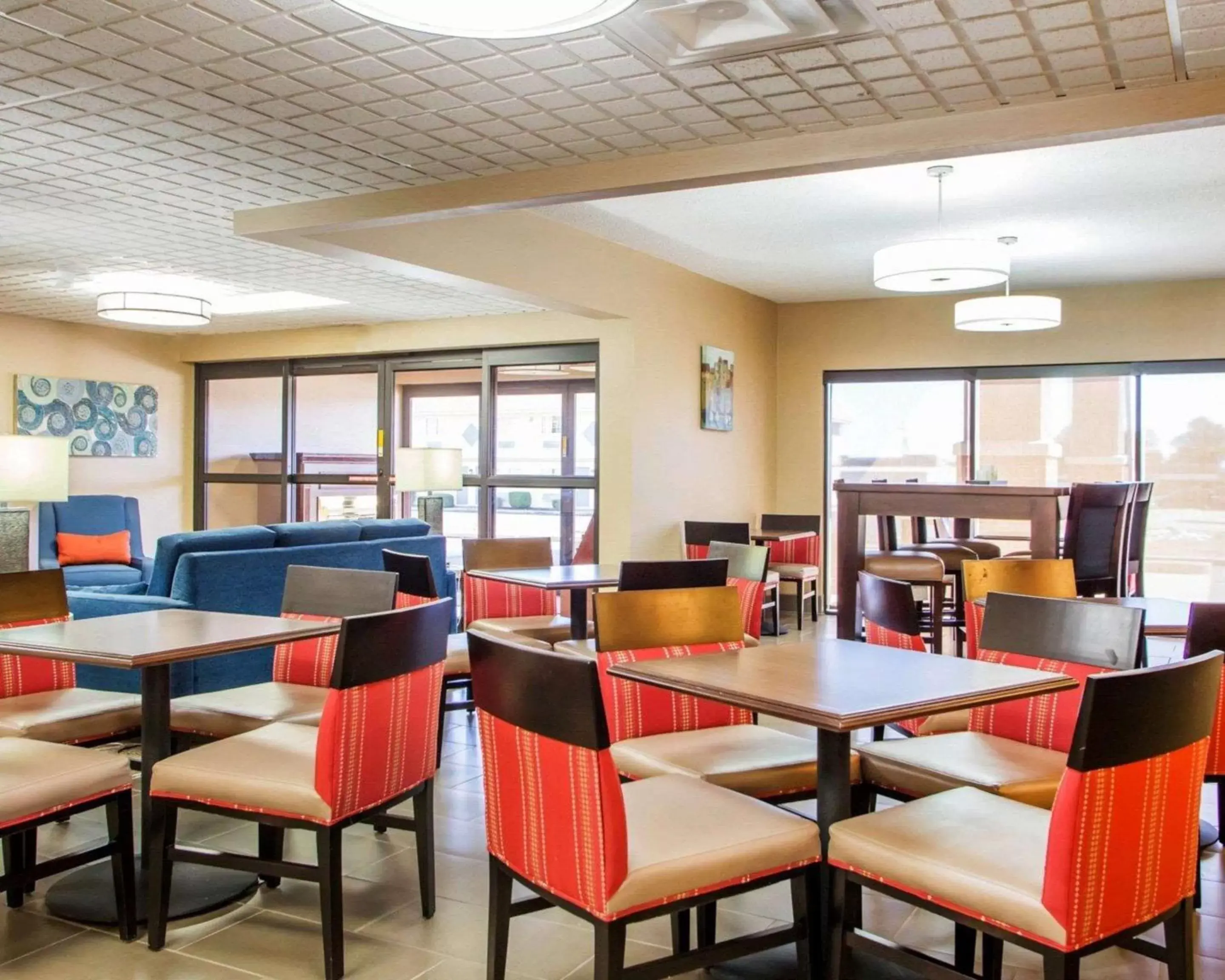 Restaurant/Places to Eat in Comfort Inn Dayton - Huber Heights