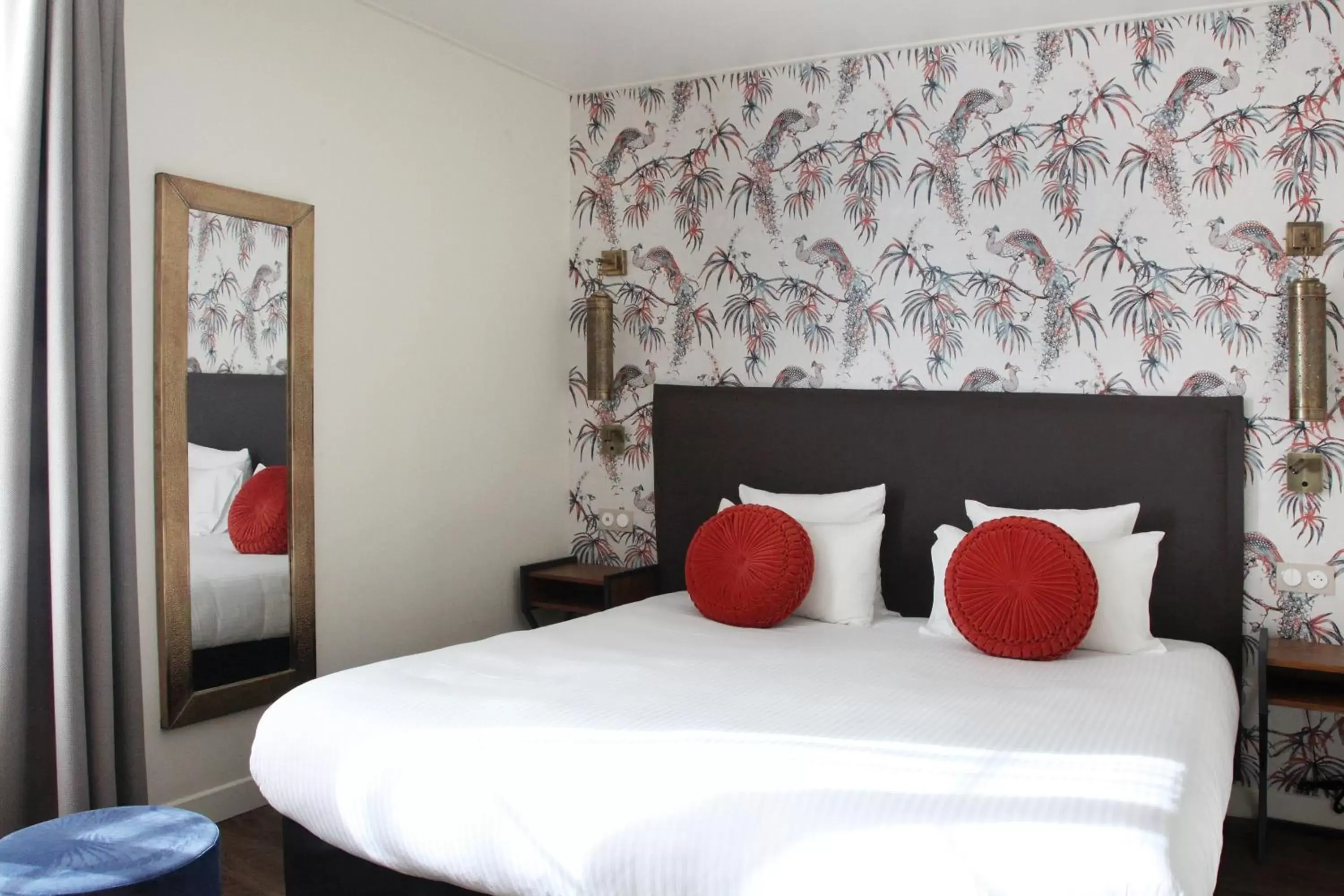 Bed in Moris Grands Boulevards Bed in Moris Grands Boulevards