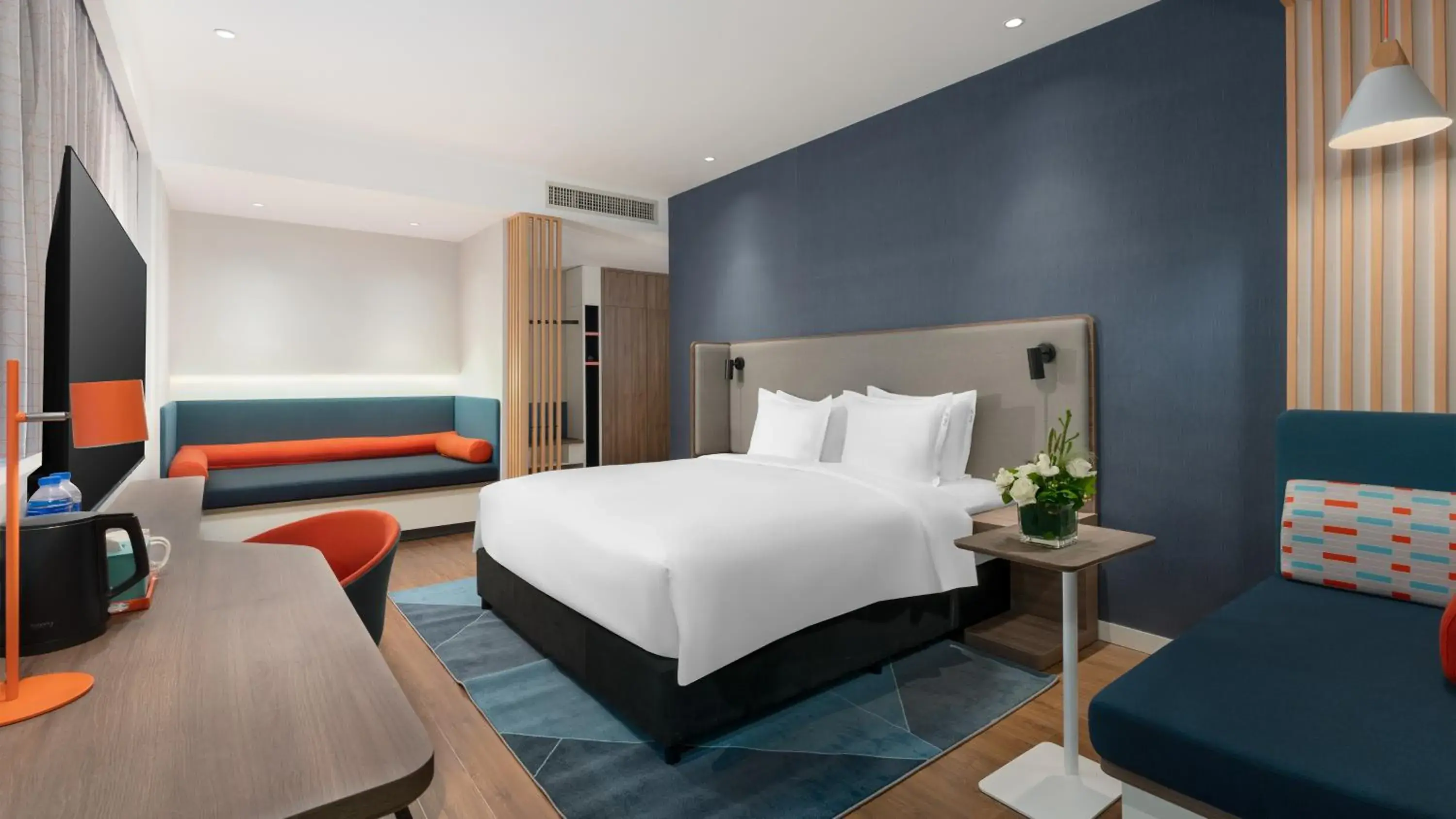 Bed in Holiday Inn Express Kunming Panlong, an IHG Hotel