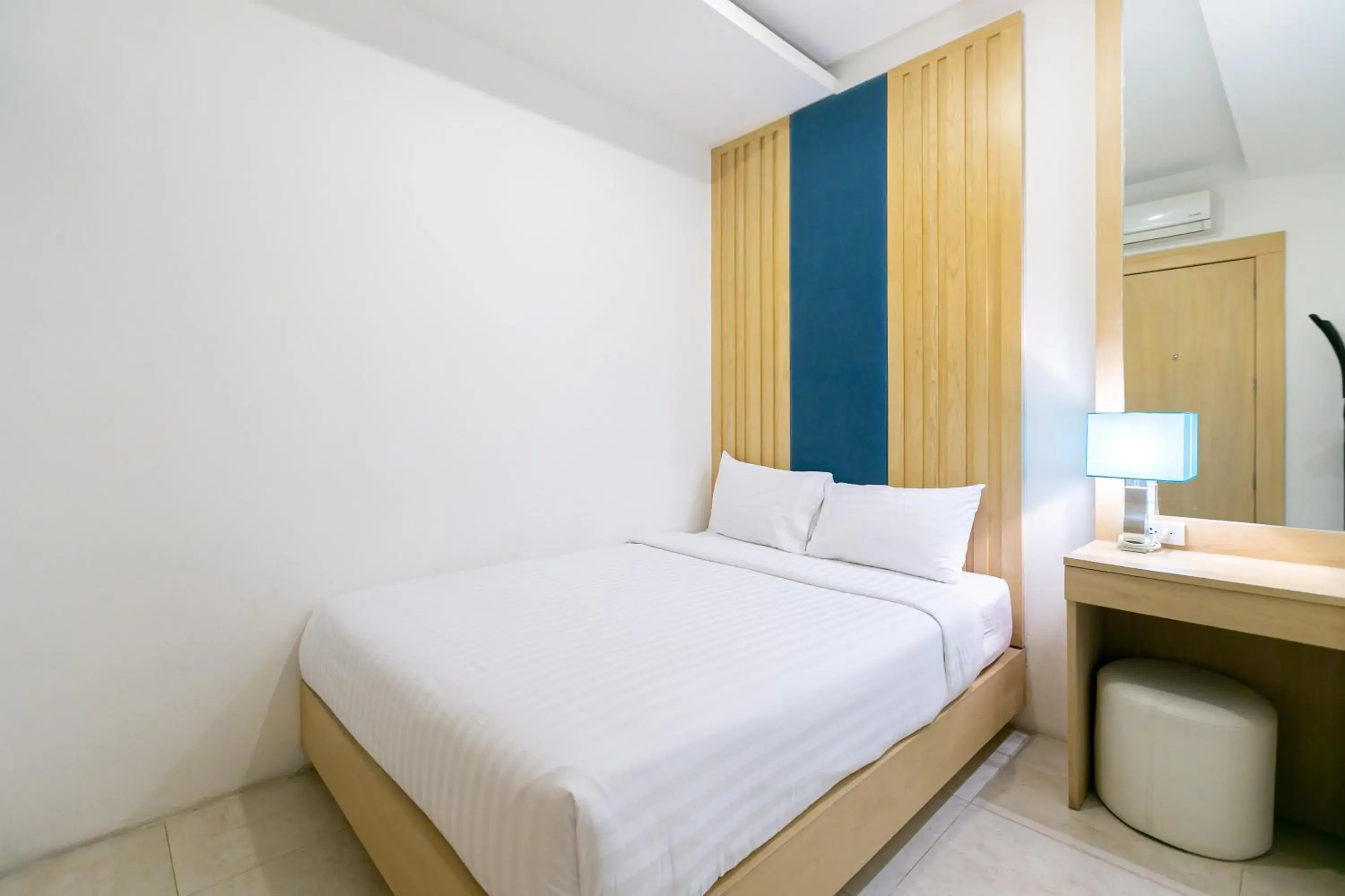 Bedroom, Bed in The Bedrooms Hostel Pattaya