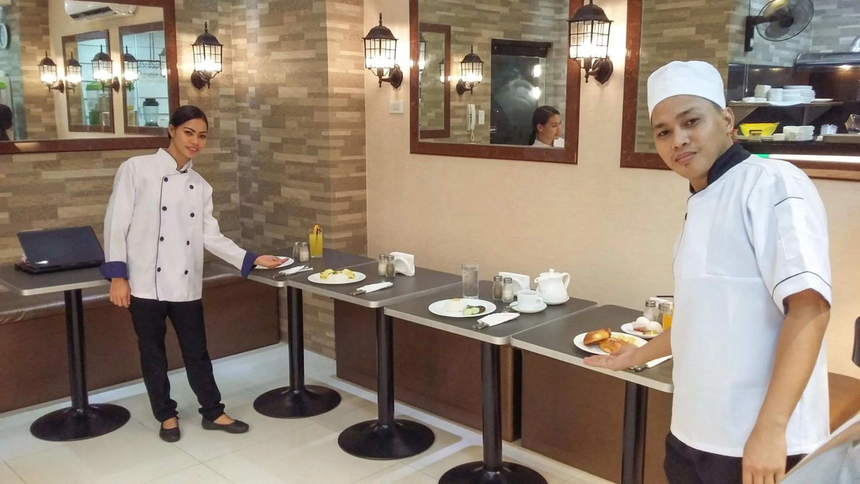 Restaurant/places to eat, Staff in Jmm Apartment Suites