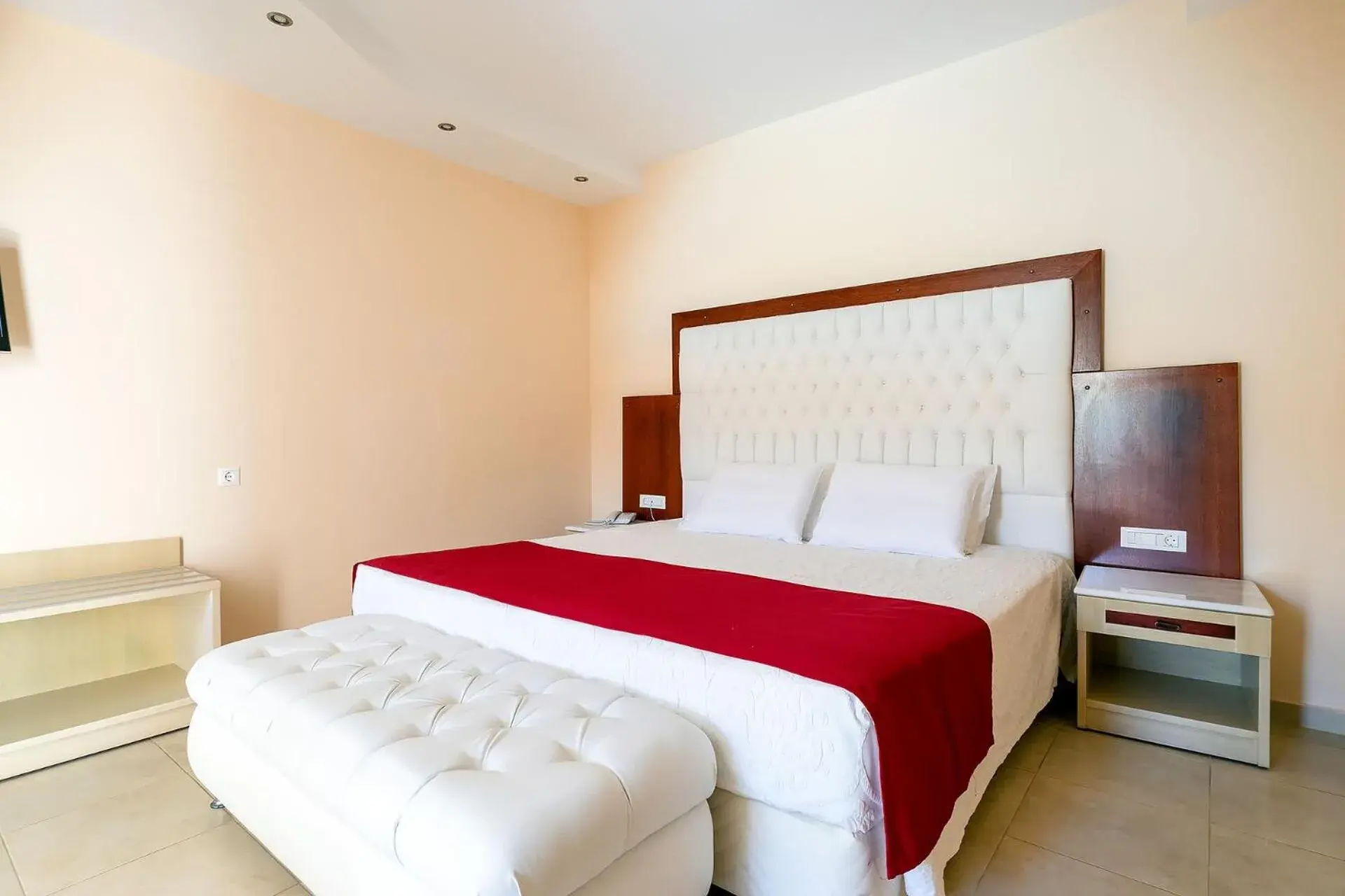 Bed in Castello Di Cavallieri Suites & Spa - Adults Only