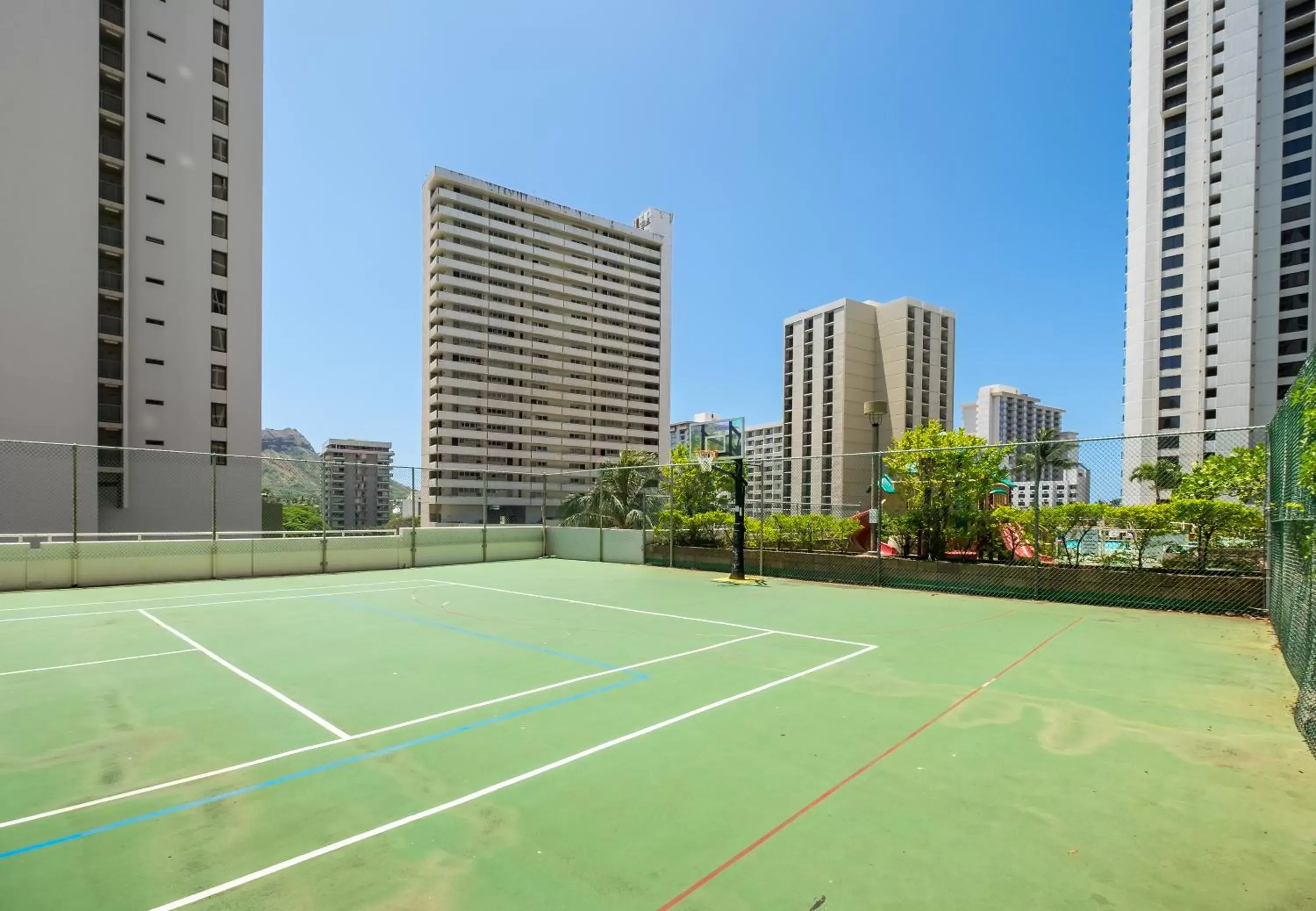 Tennis court, Tennis/Squash in Hawaiian Sun Holidays
