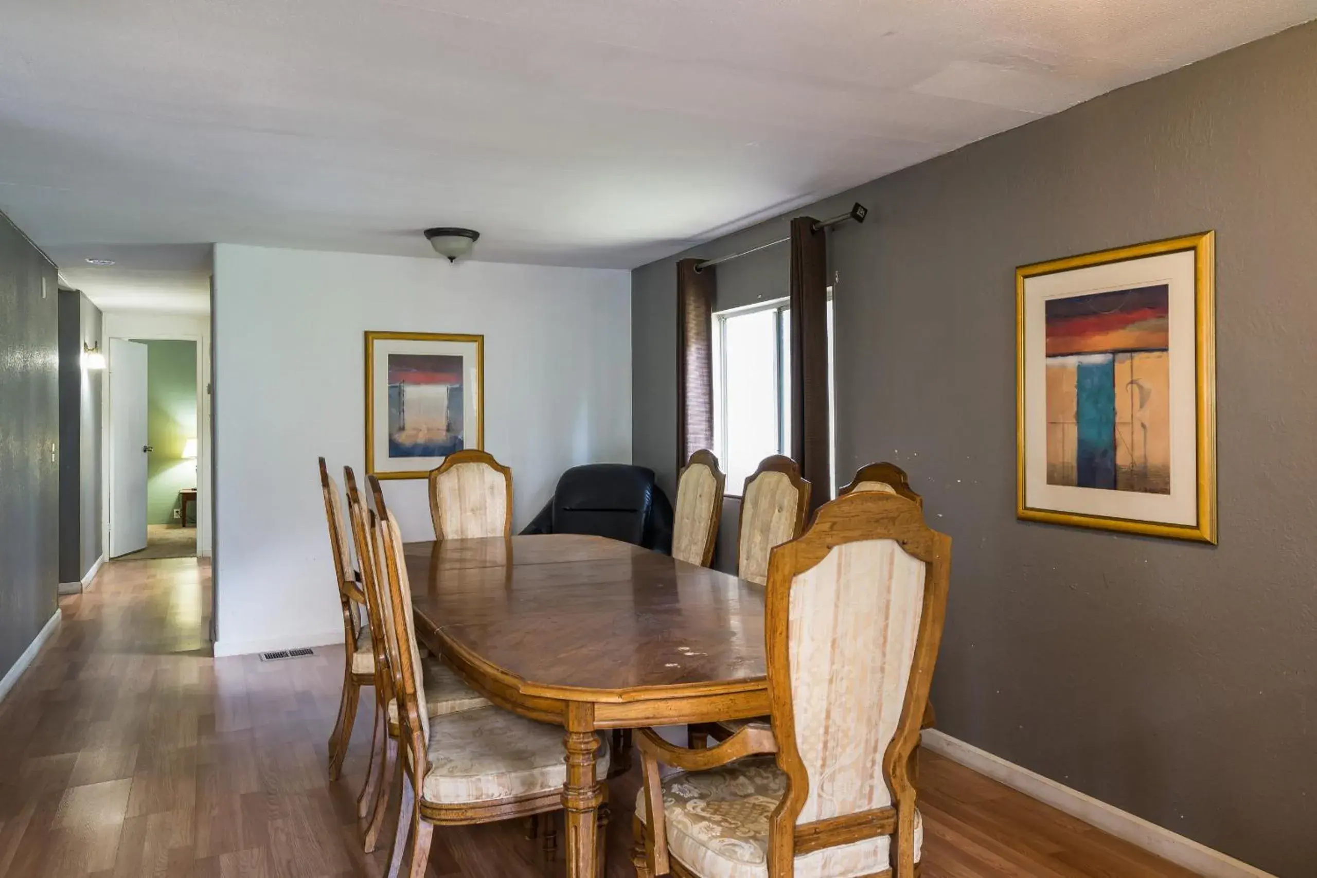 Dining Area in Mountain Trail Lodge and Vacation Rentals