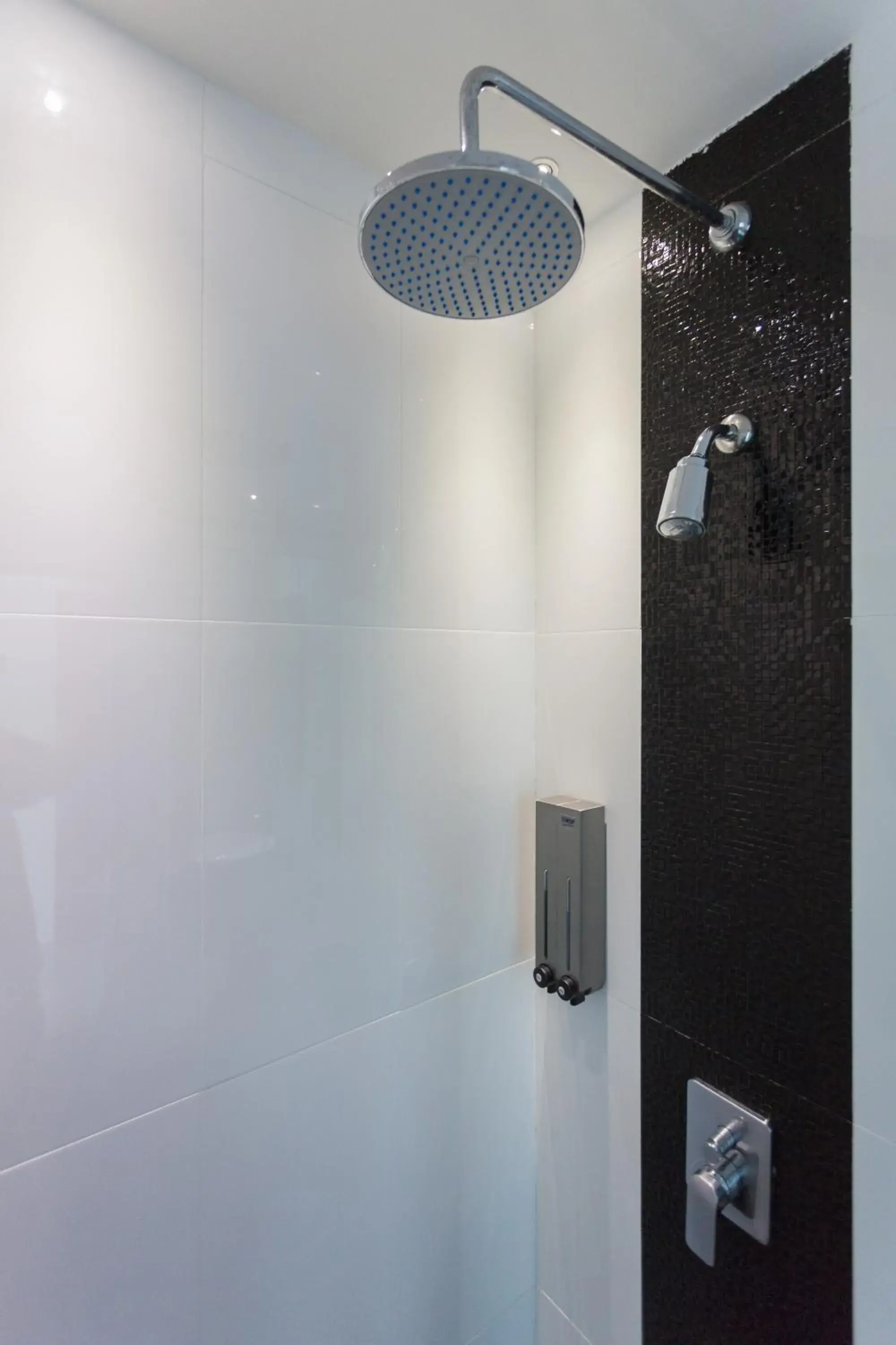 Shower in Riverside Hotel Shower in Riverside Hotel