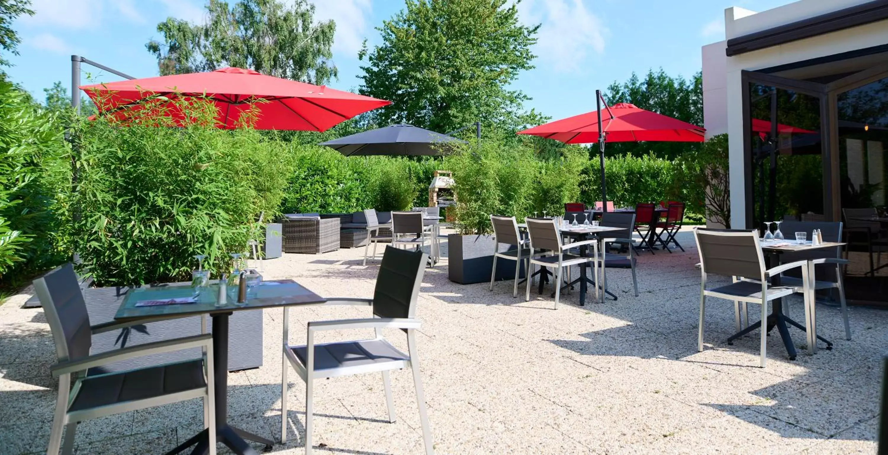 Patio, Restaurant/Places to Eat in ibis Abbeville