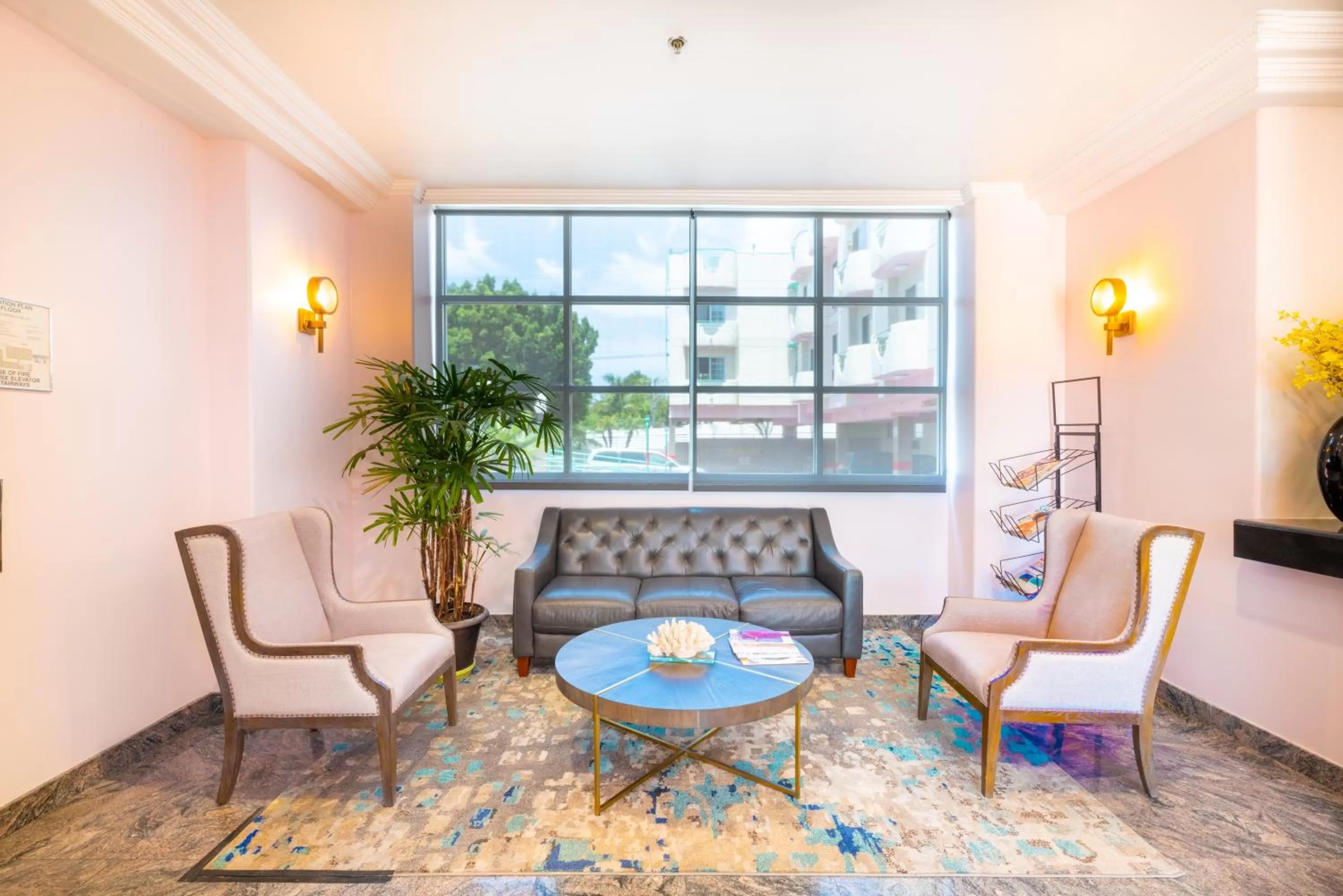 Seating area in Days Inn by Wyndham Santa Monica