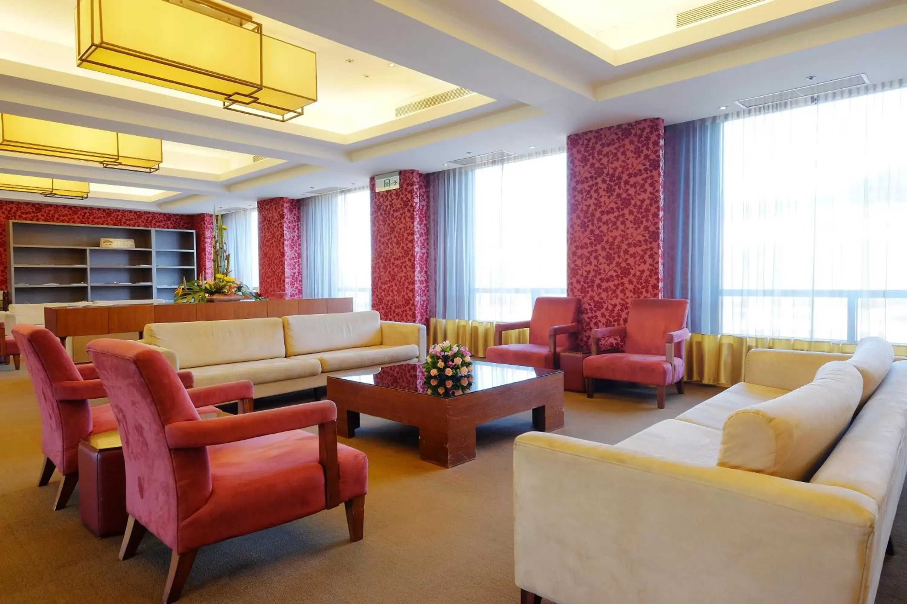 Lobby or reception, Lounge/Bar in City Suites - Taoyuan Gateway