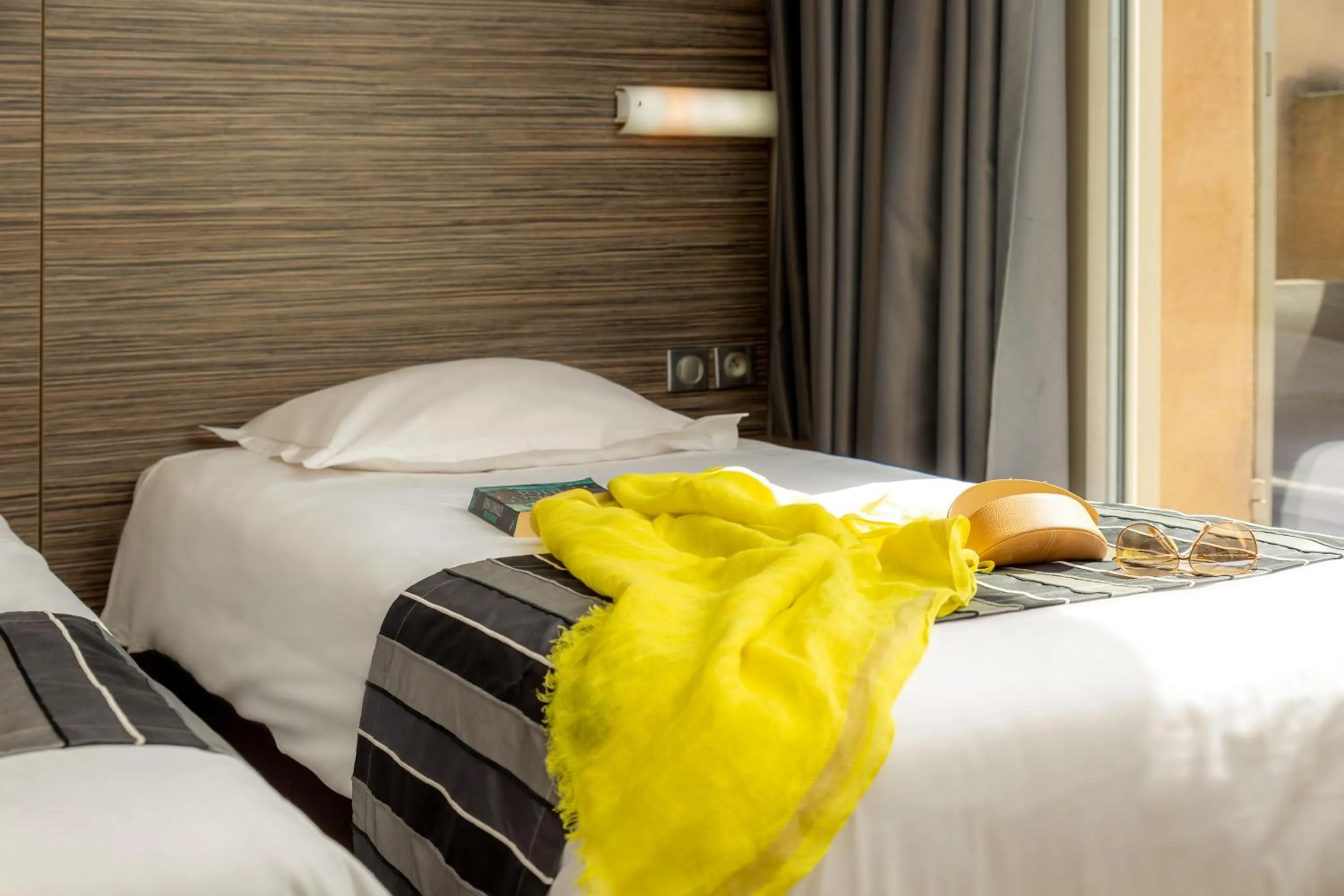 Bed in Hotel Terminus Saint-Charles