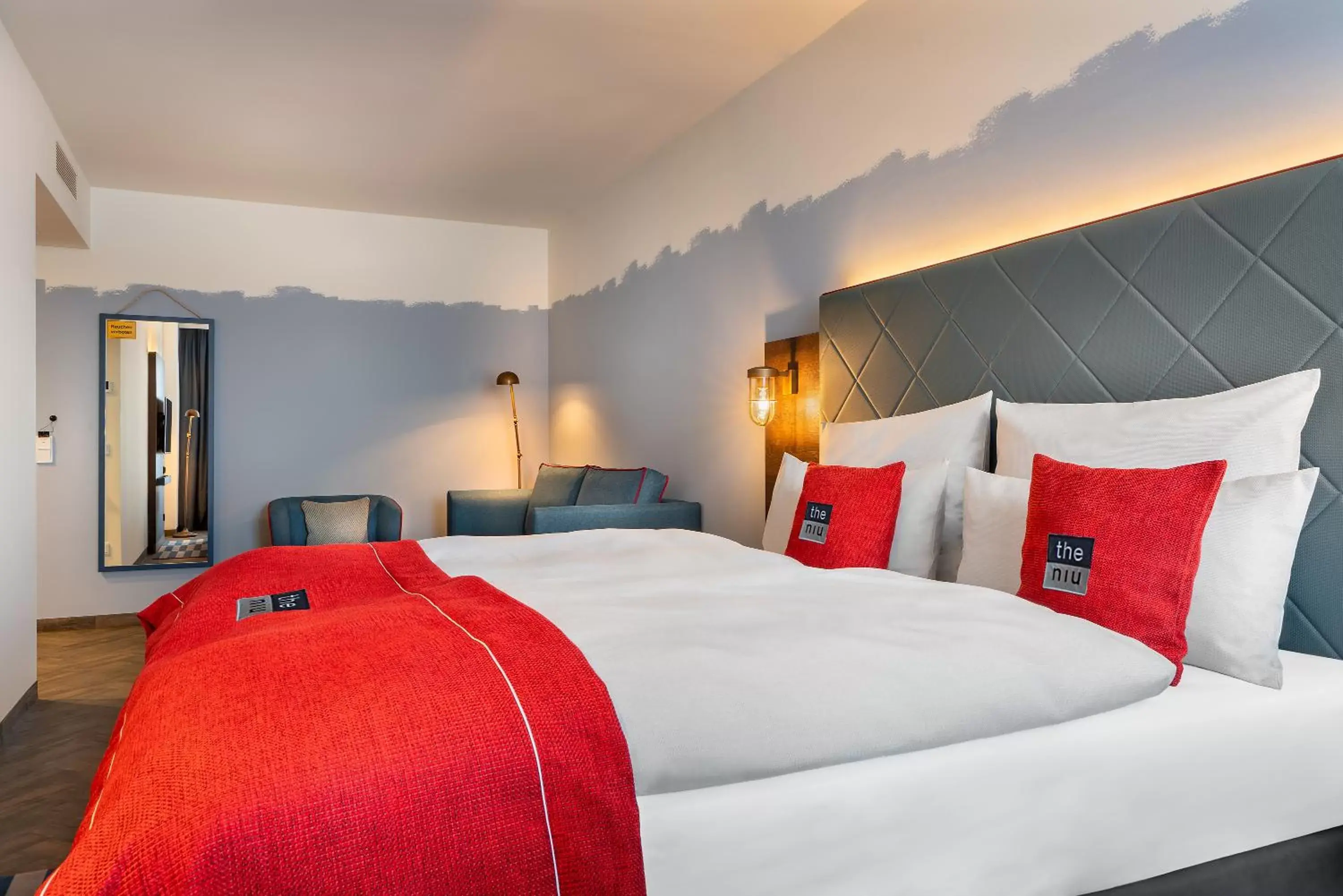 Bedroom, Bed in Holiday Inn - the niu, Keg Hamburg Ost by IHG Bedroom, Bed in Holiday Inn - the niu, Keg Hamburg Ost by IHG