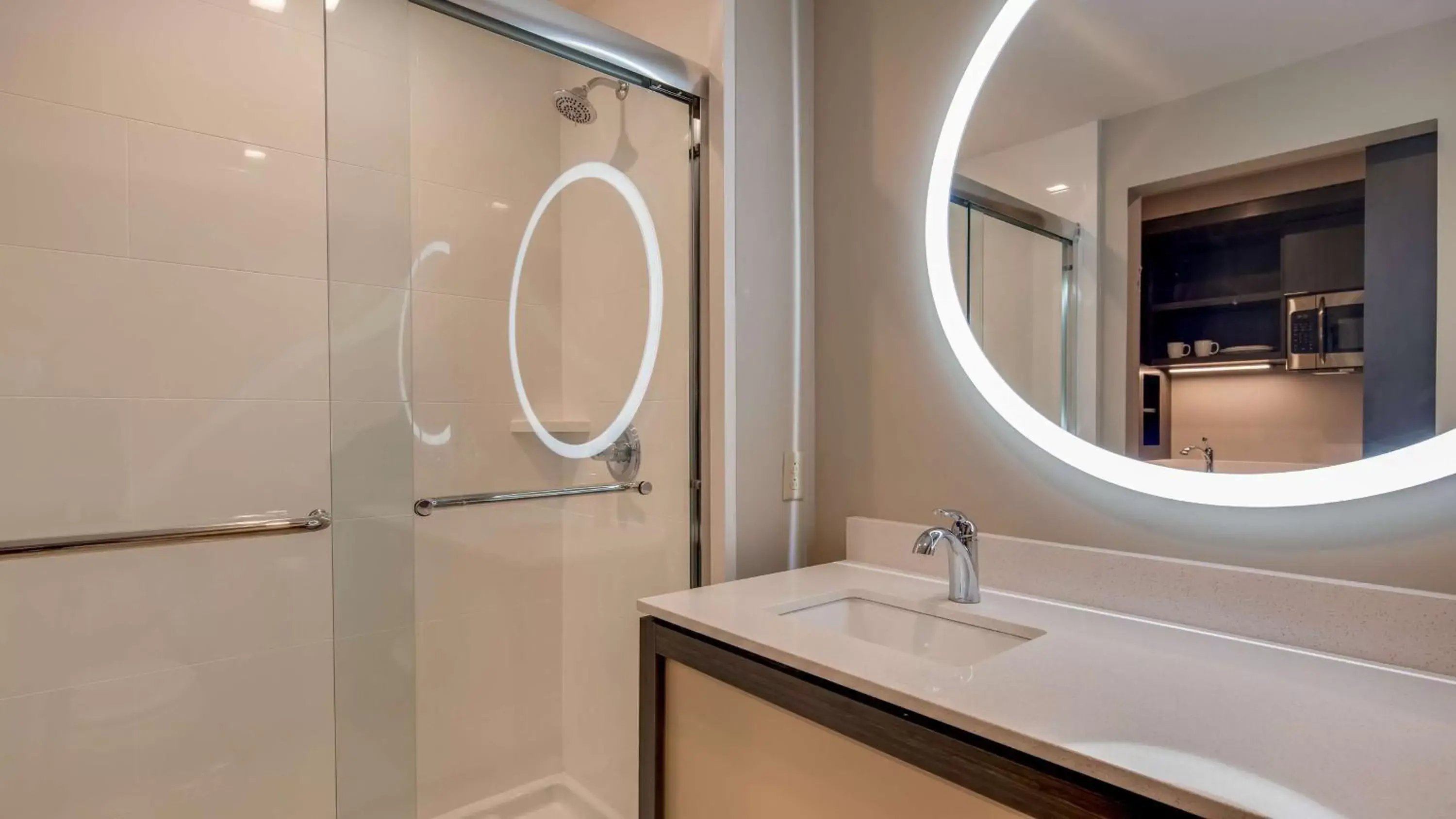 Bathroom in Best Western Plus Executive Residency Rigby's Water World Hotel