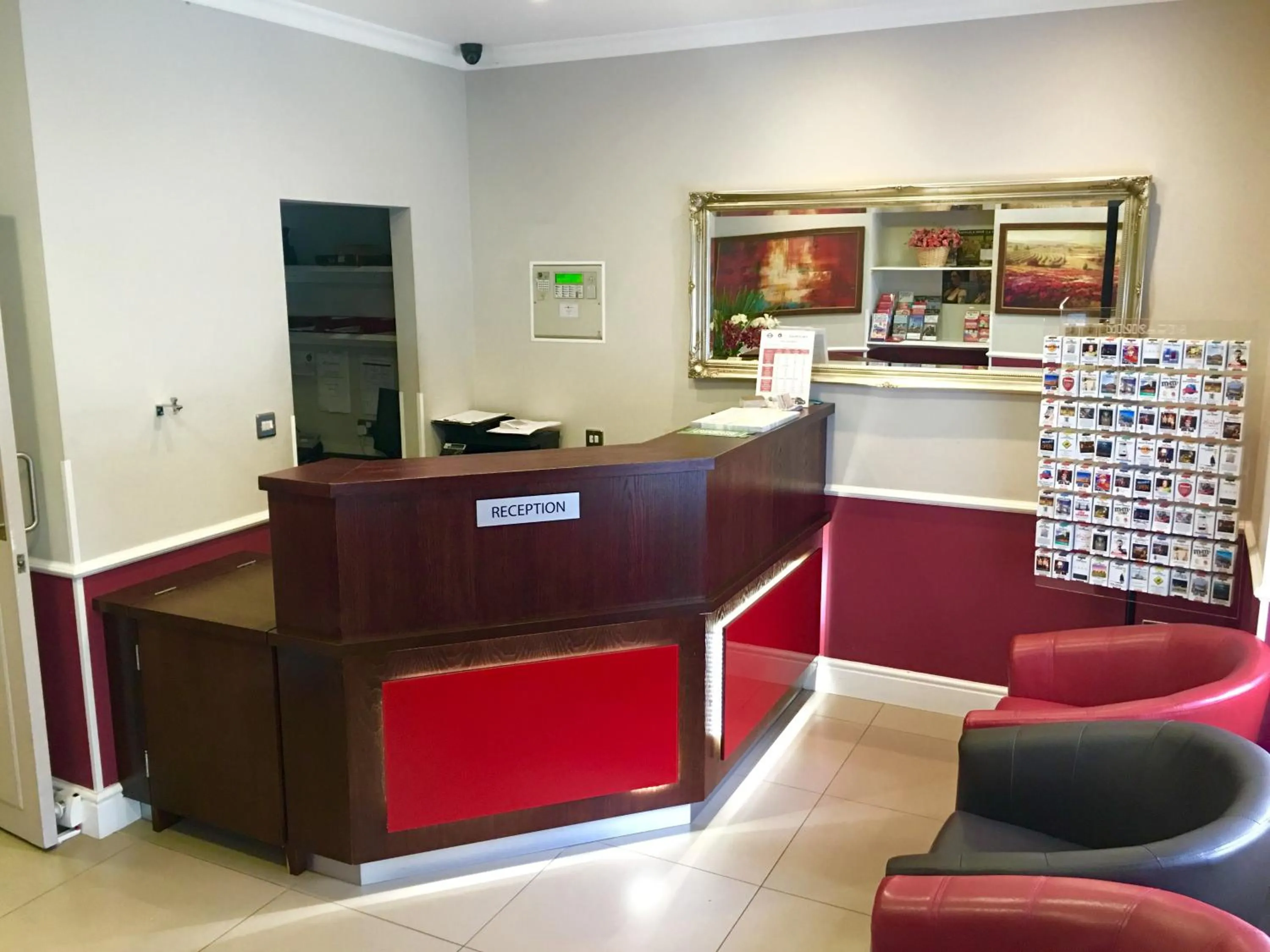 Lobby or reception in Royal Cambridge Hotel