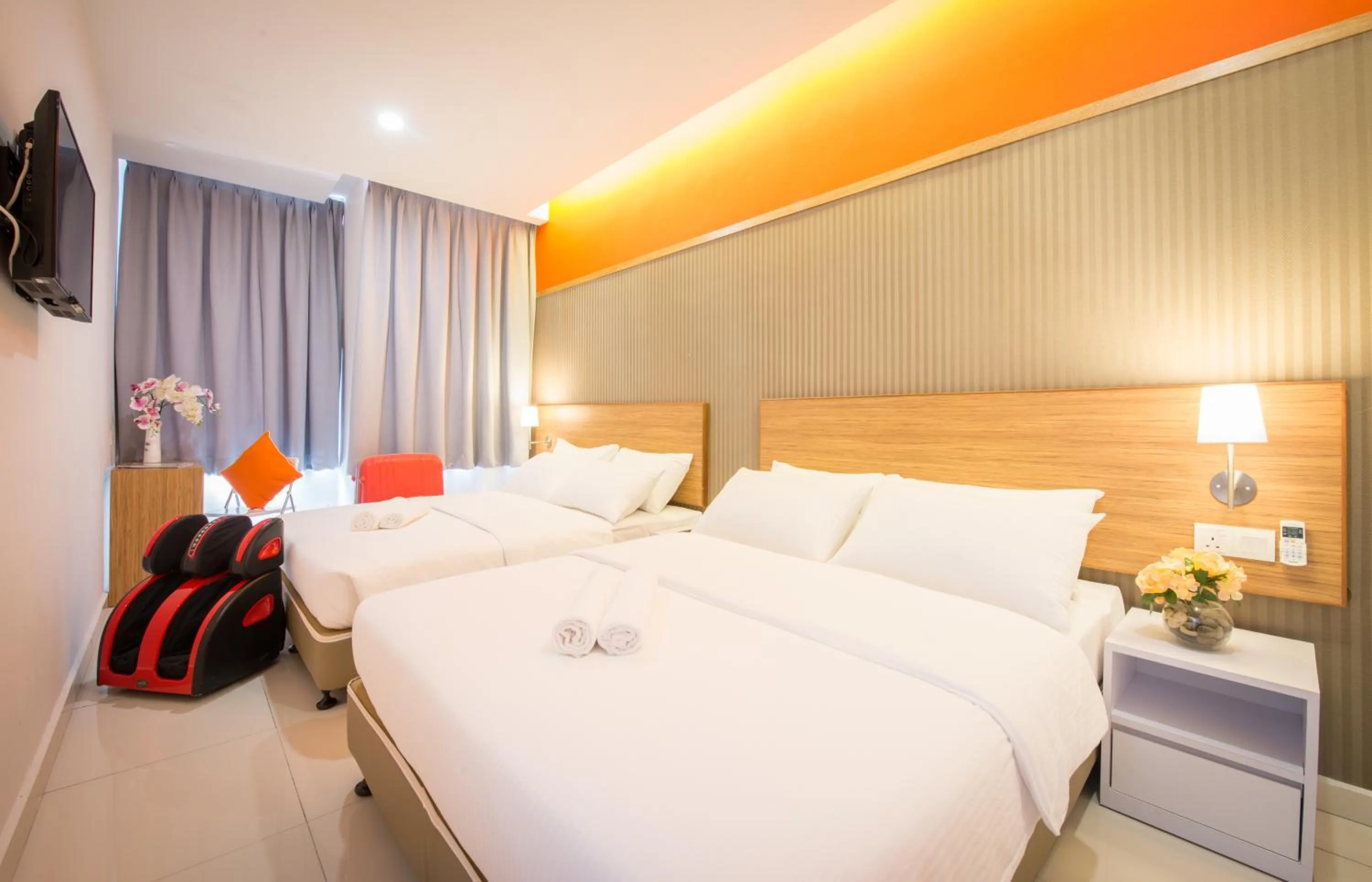 Photo of the whole room, Bed in Sovotel Uptown 101