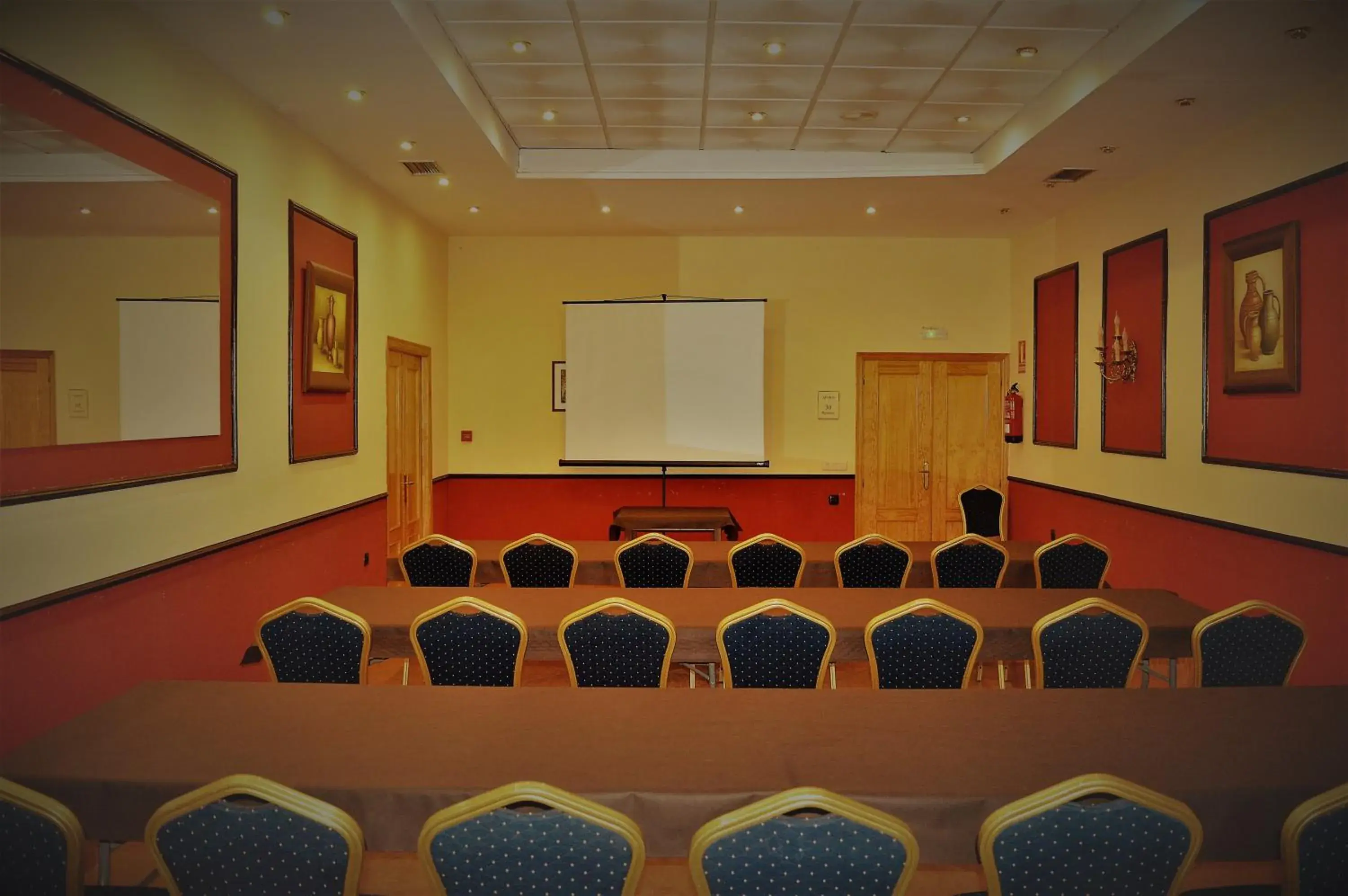 Meeting/conference room in Hotel Ciudad de Plasencia