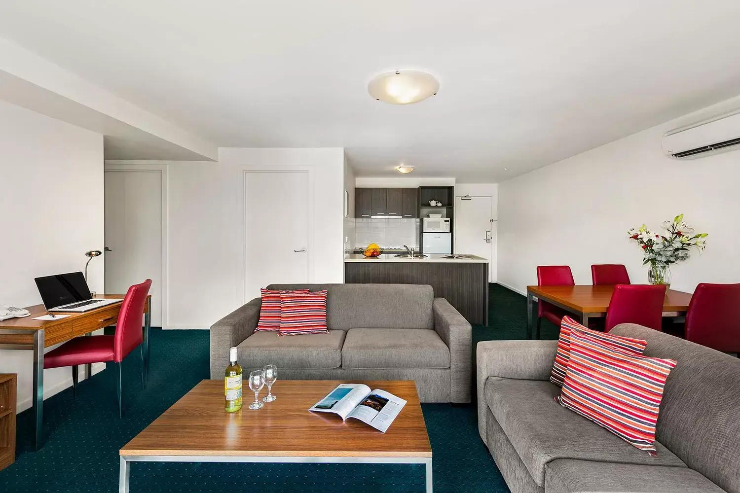 Living room, Seating Area in Melbourne Carlton Central Apartment Hotel