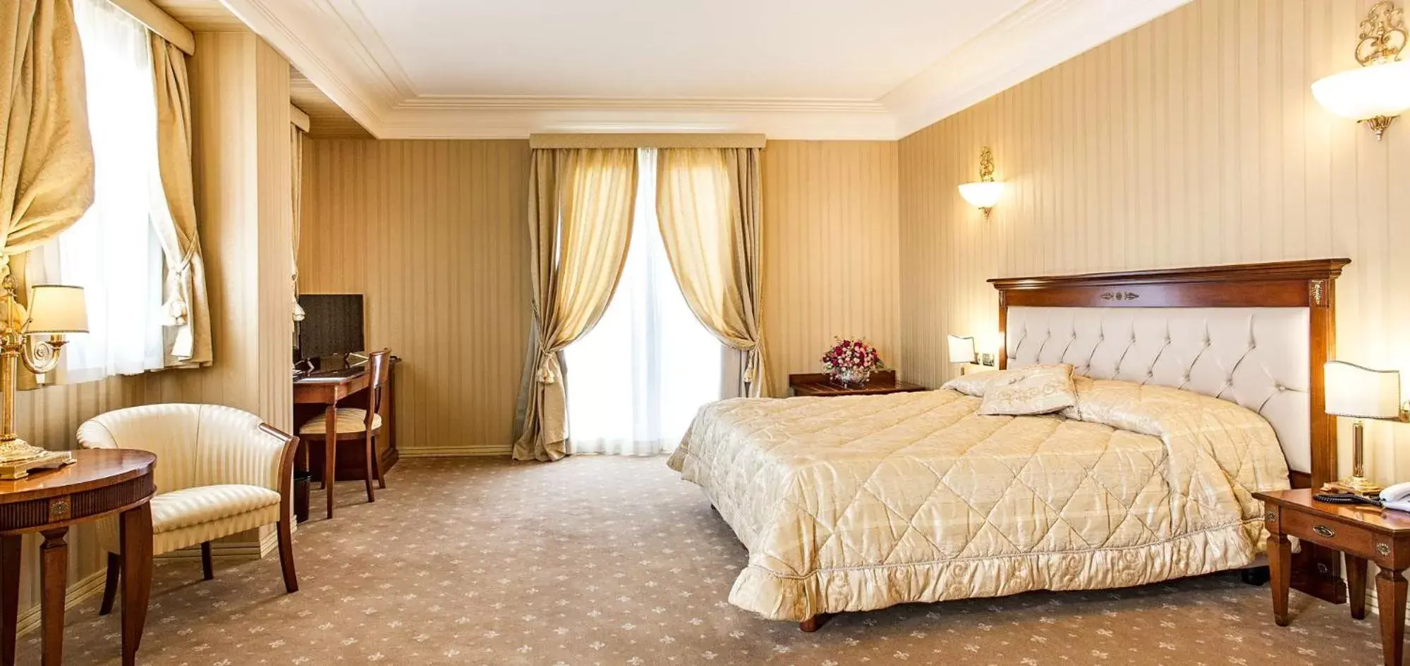 Bed in Hotel Ristorante Paradise Bed in Hotel Ristorante Paradise