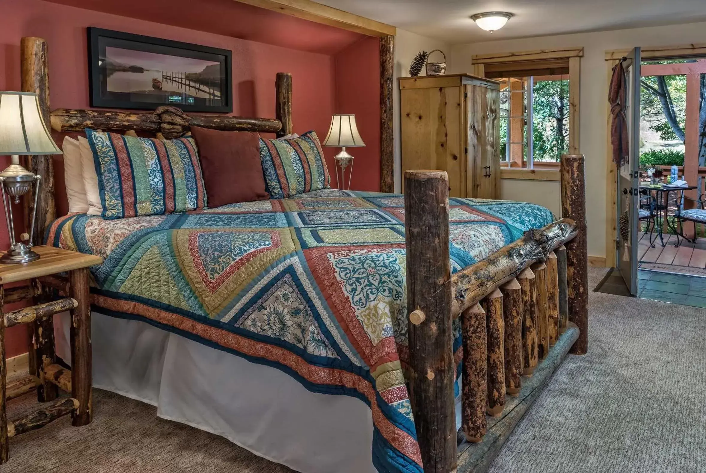 Bed in Carson Ridge Luxury Cabins