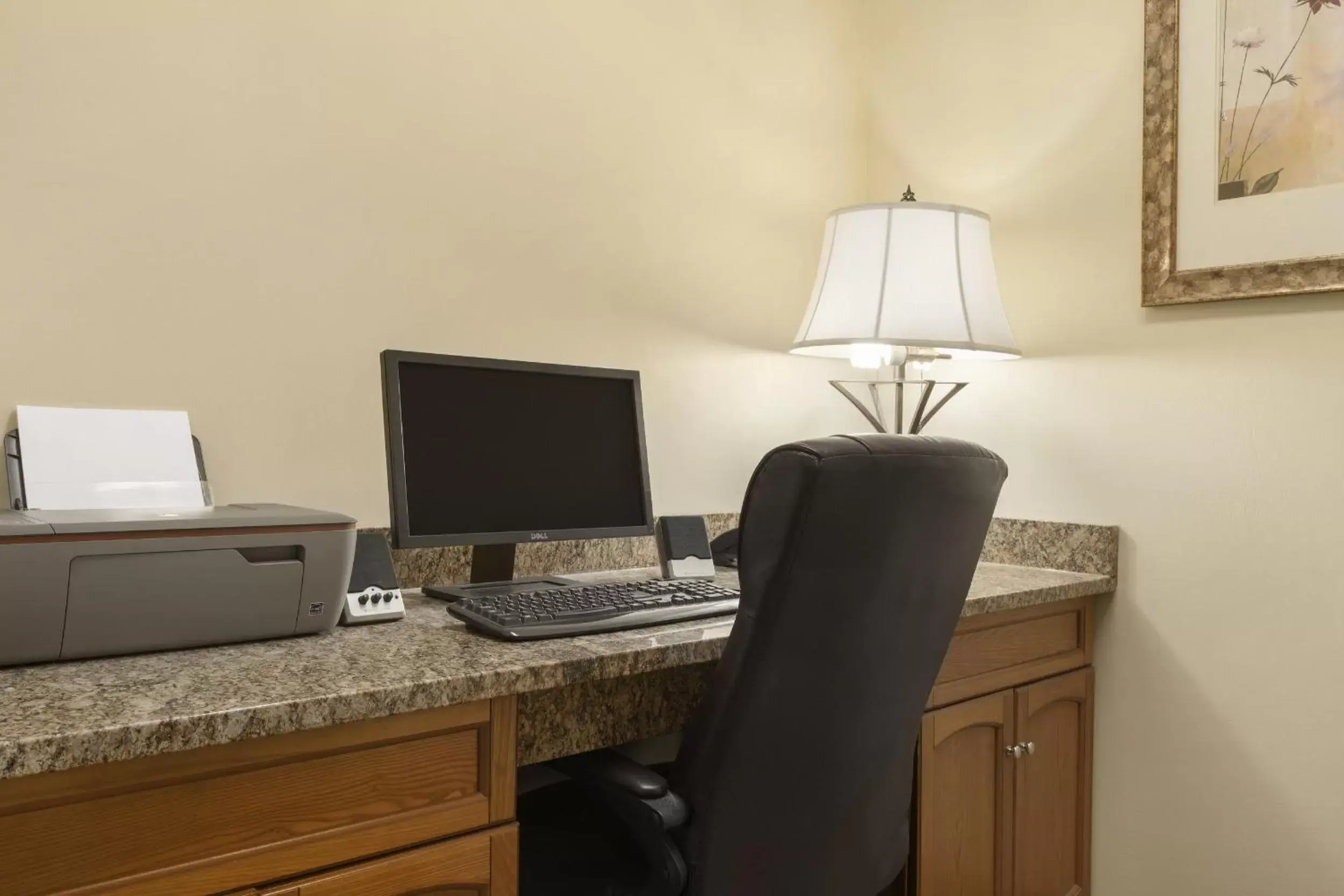 Business facilities, TV/Entertainment Center in Country Inn & Suites by Radisson, Moline Airport, IL