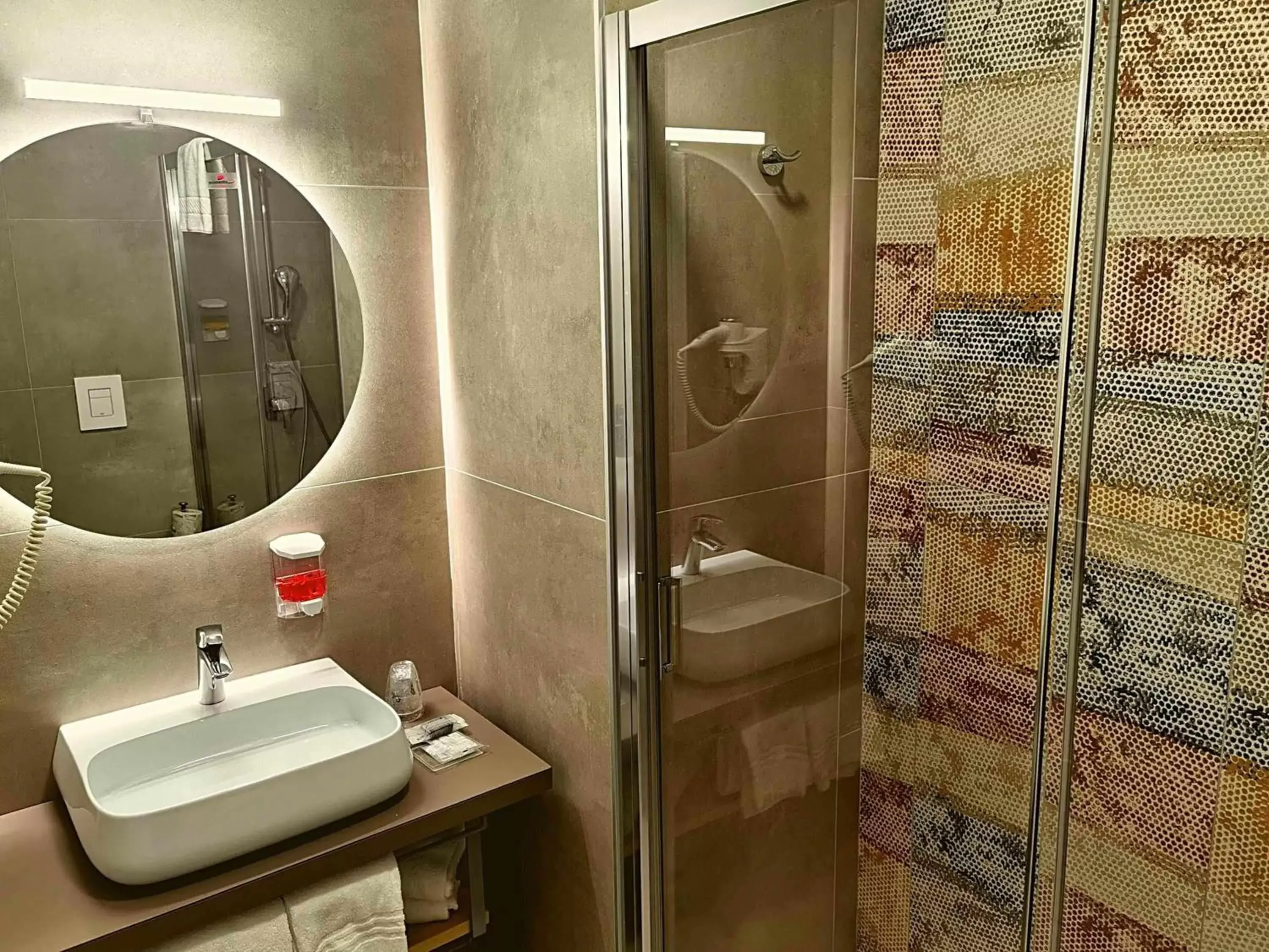 Photo of the whole room, Bathroom in Ibis Styles Palermo President