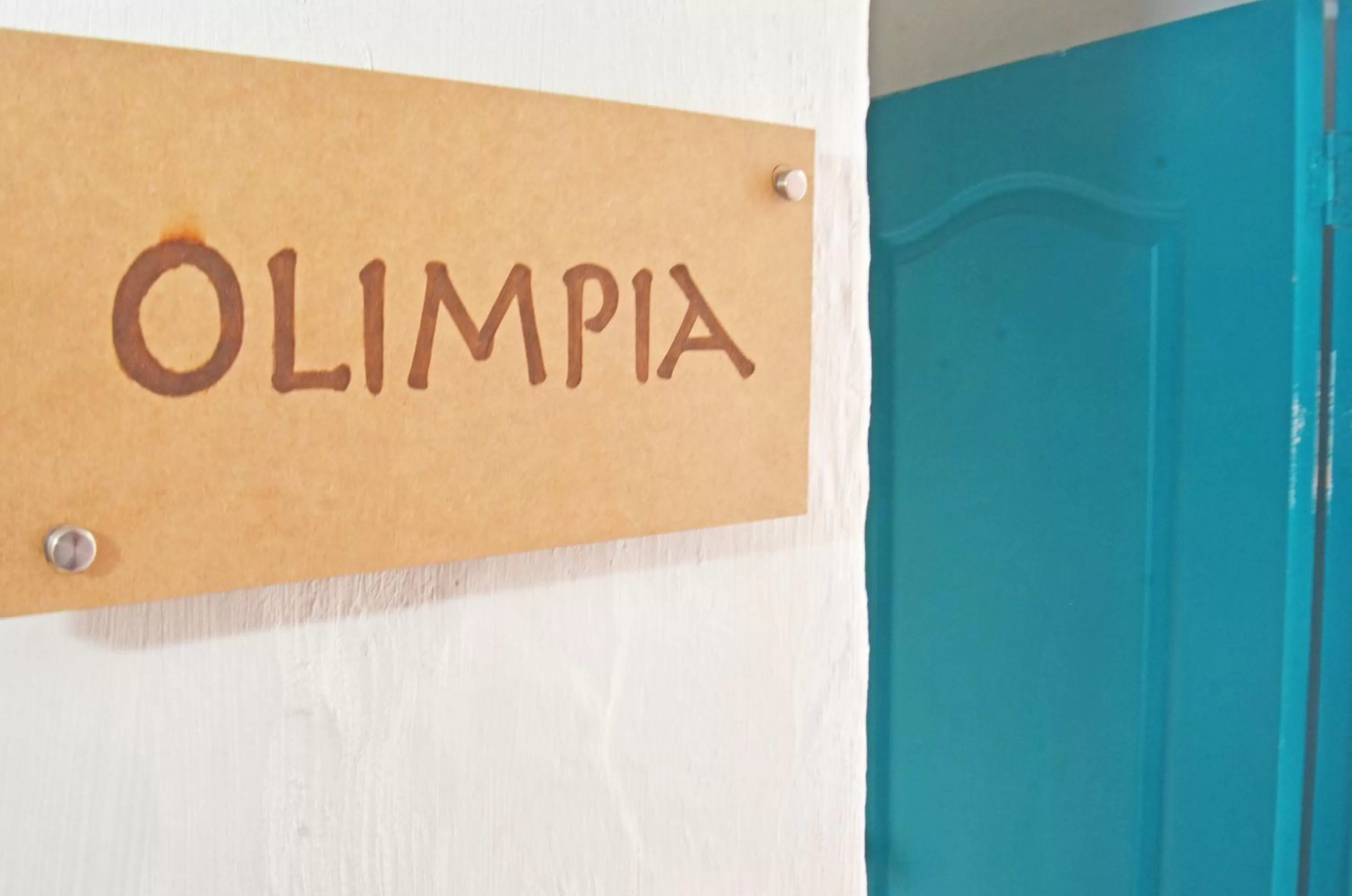 Logo/Certificate/Sign in Faro de Alejandría Hostel