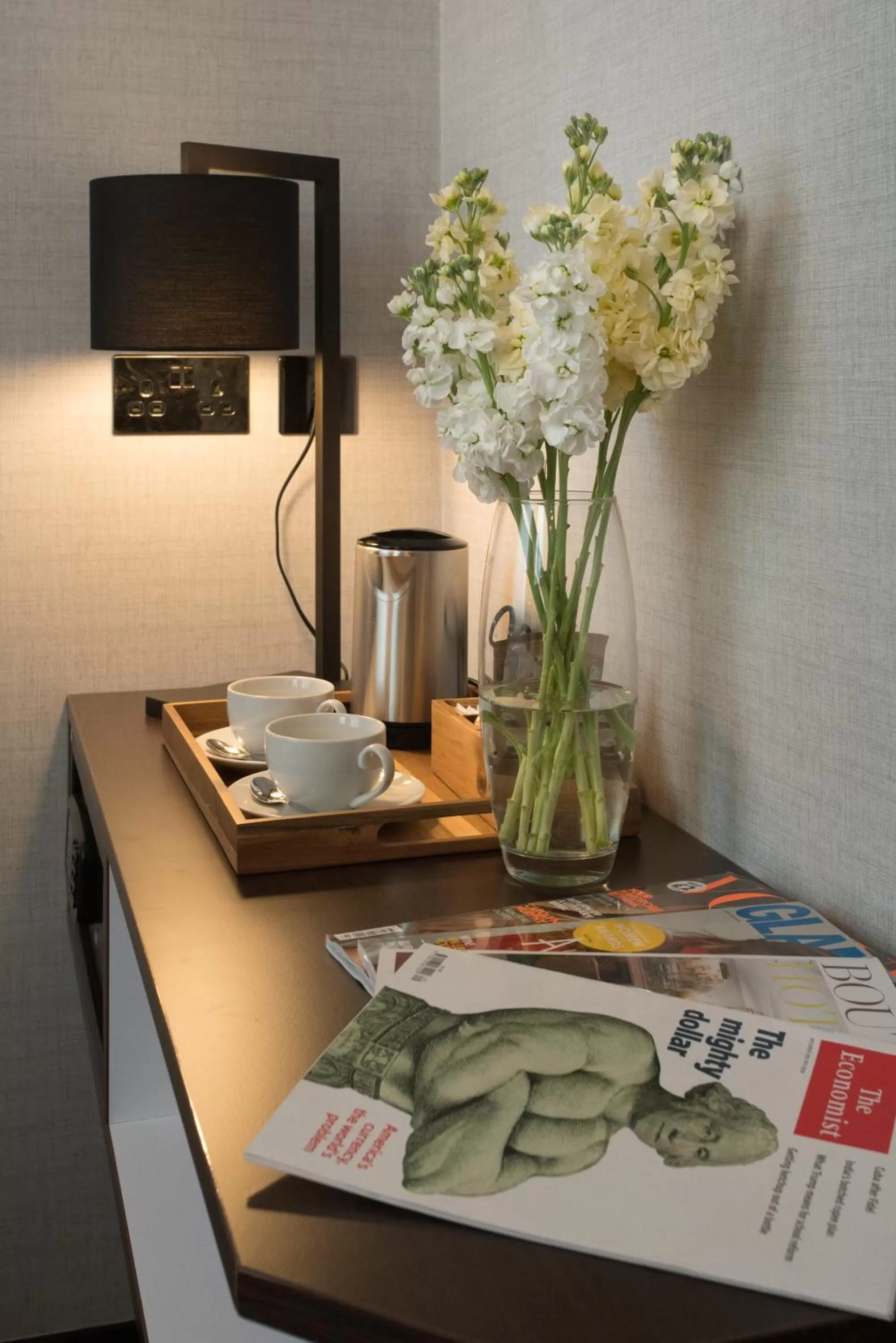 Coffee/tea facilities in Camden Enterprise Hotel