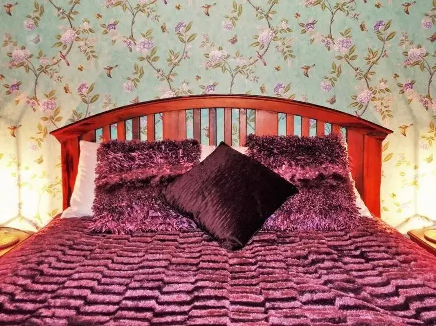 Bedroom, Bed in Old Vicarage B&B