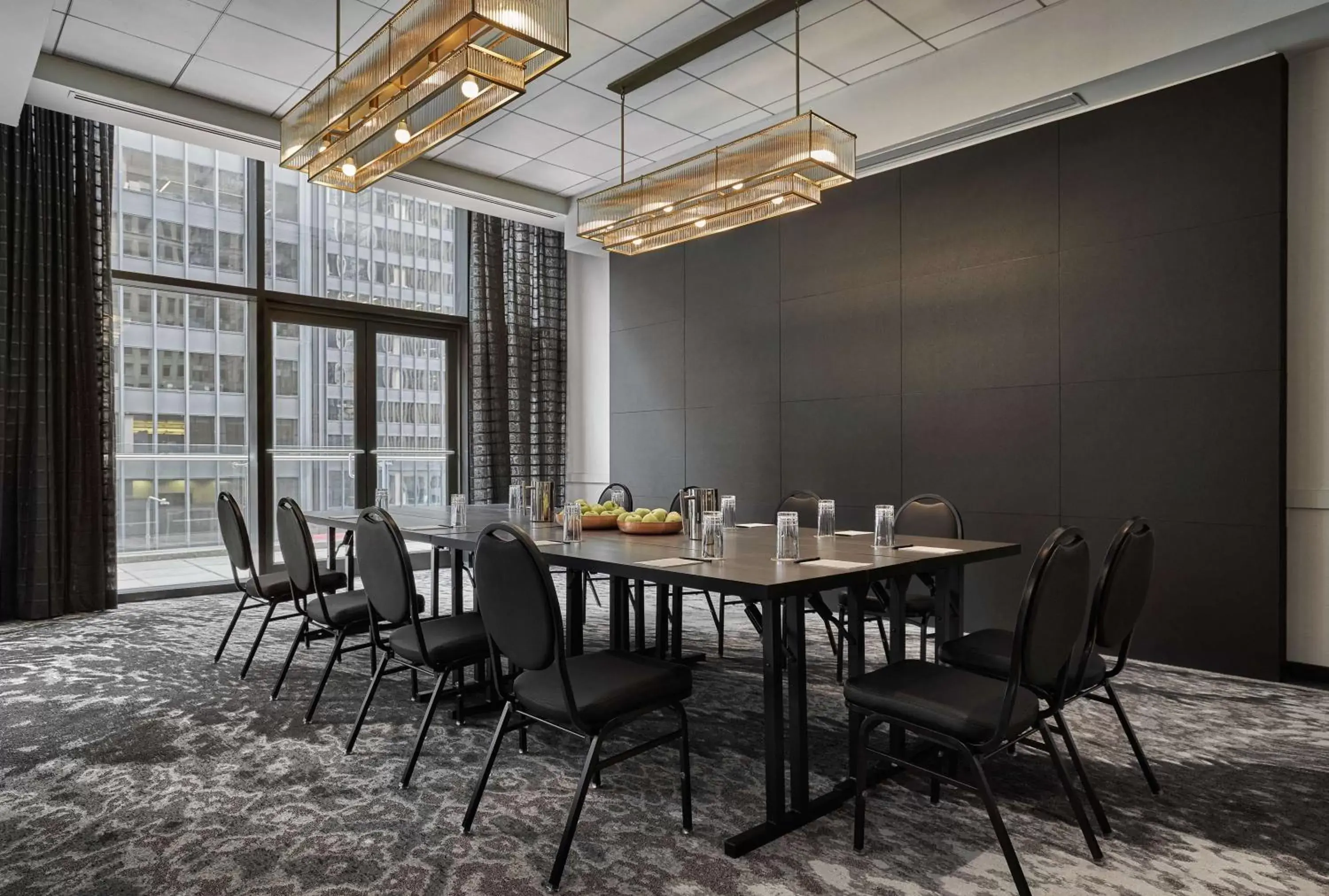 Meeting/conference room, Restaurant/Places to Eat in Pendry Chicago