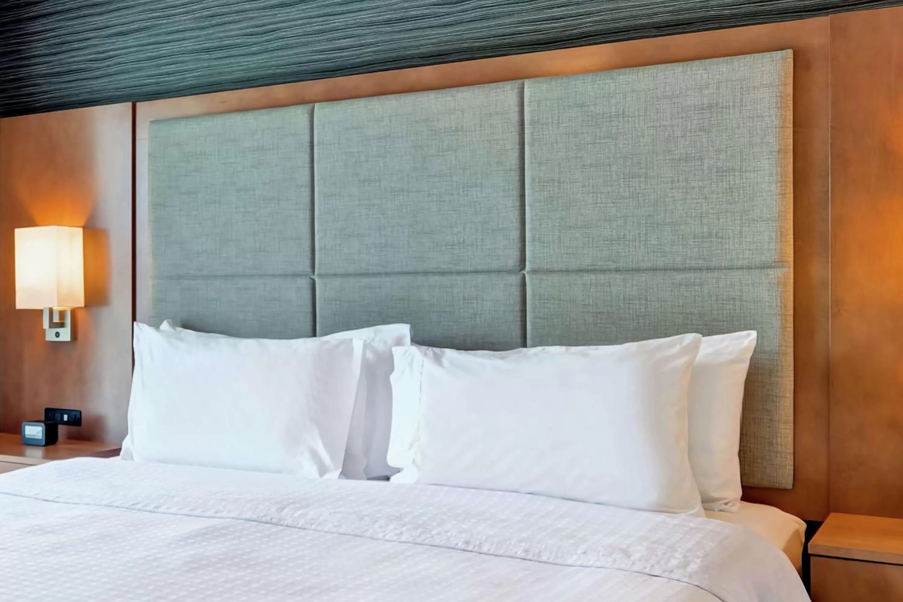 Bed in Homewood Suites TechRidge Parmer @ I-35