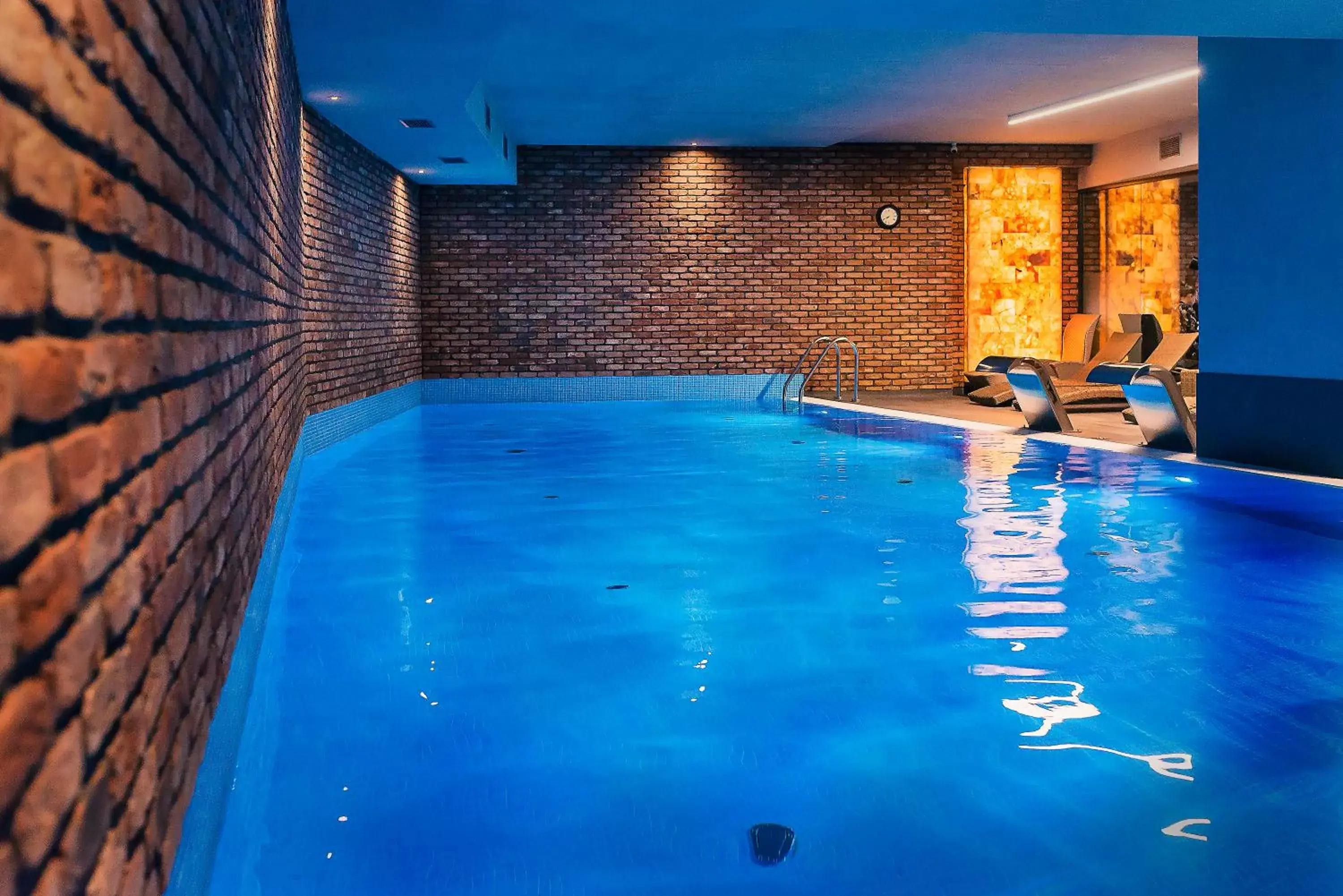 Massage, Swimming Pool in Hotel Almond Business & SPA
