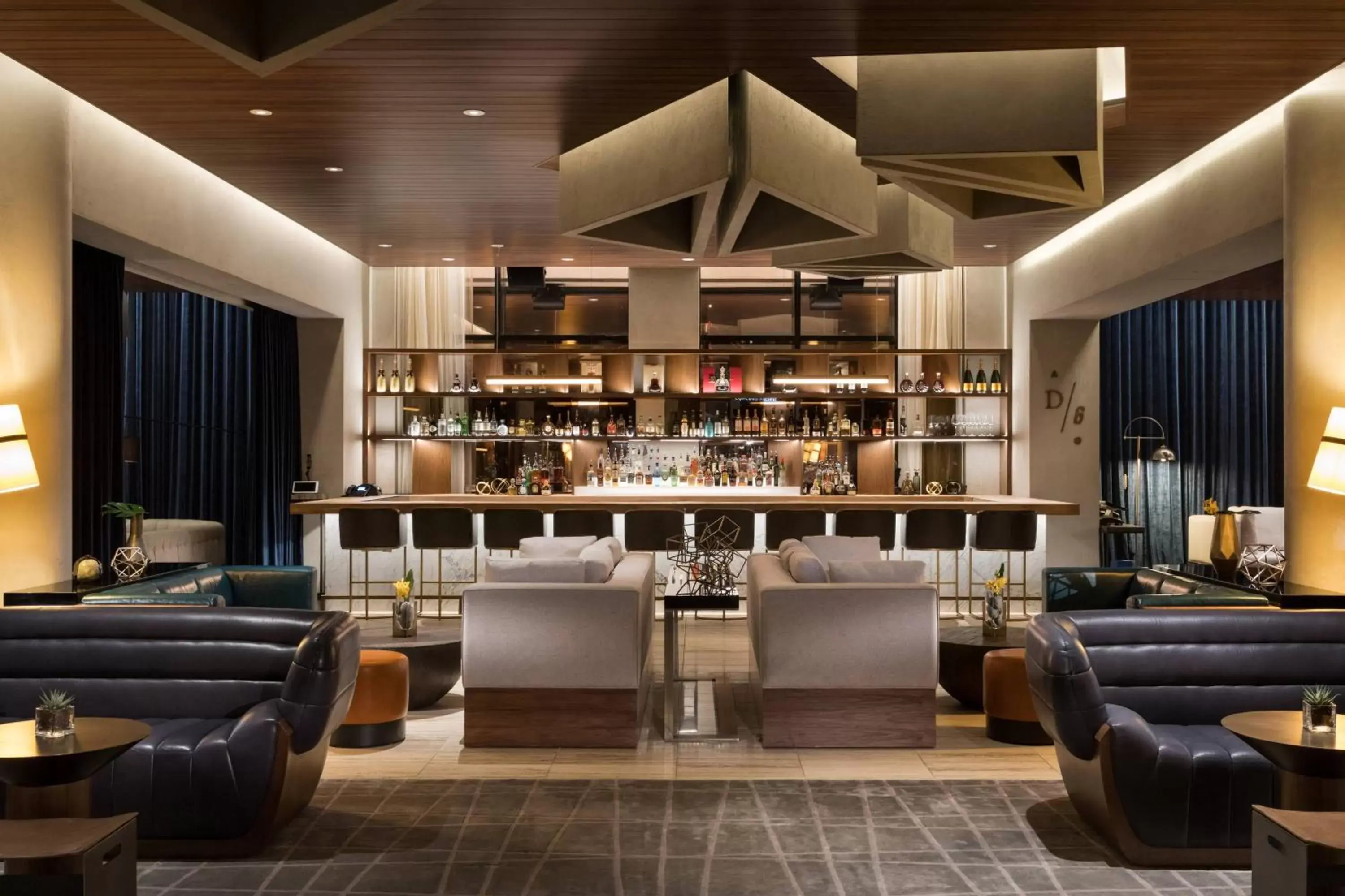 Lounge or bar, Lounge/Bar in JW Marriott Parq Vancouver