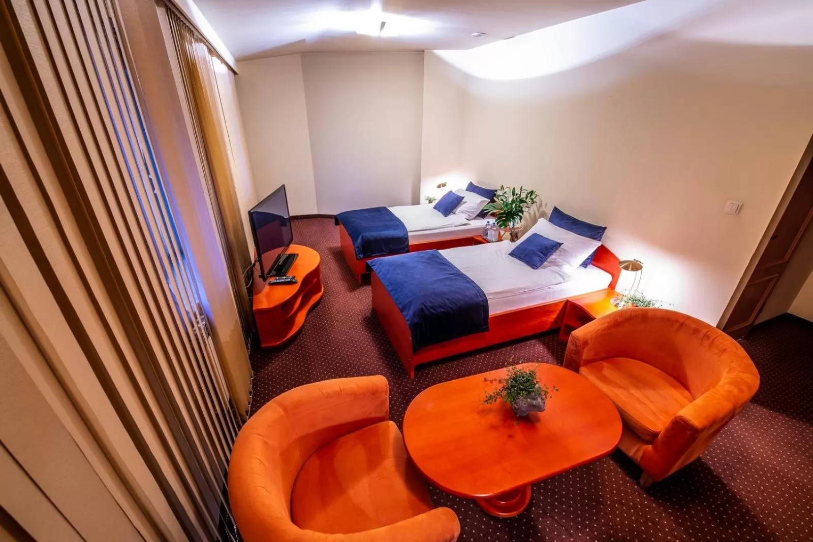 Photo of the whole room, Bed in Hotel Royal