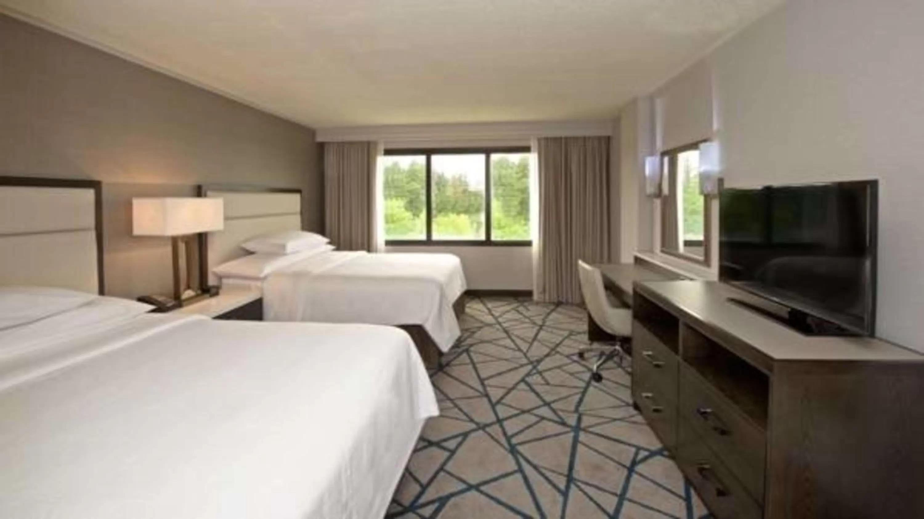 Bedroom, Bed in Embassy Suites by Hilton Portland Tigard