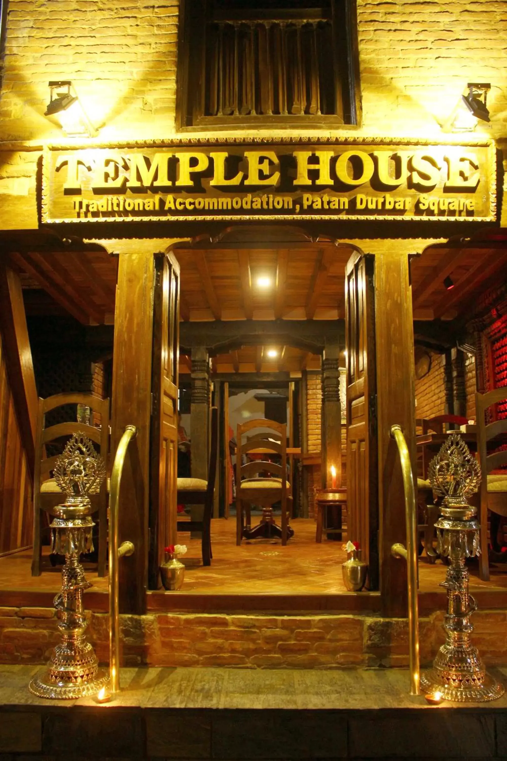 Facade/entrance in Temple House