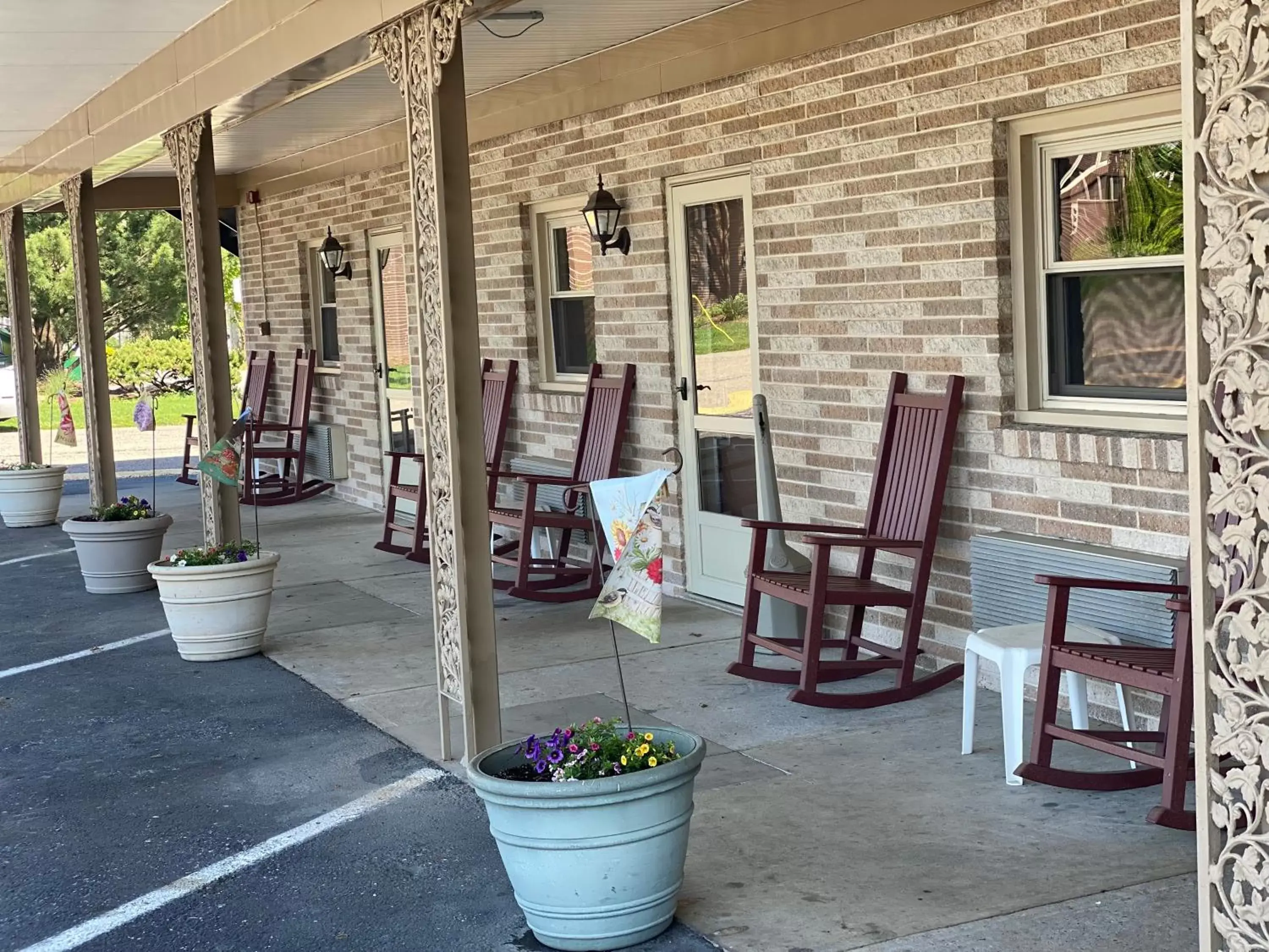 Property building in White Rose Motel - Hershey